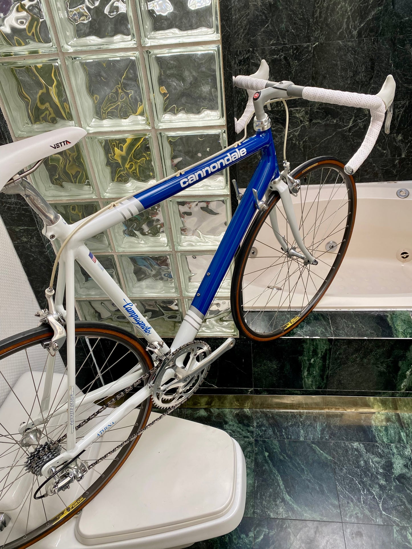 (SIZE 56cm) 1980's CANNONDALE "ATHENA" ROAD BIKE - CAMPAGNOLO ATHENA