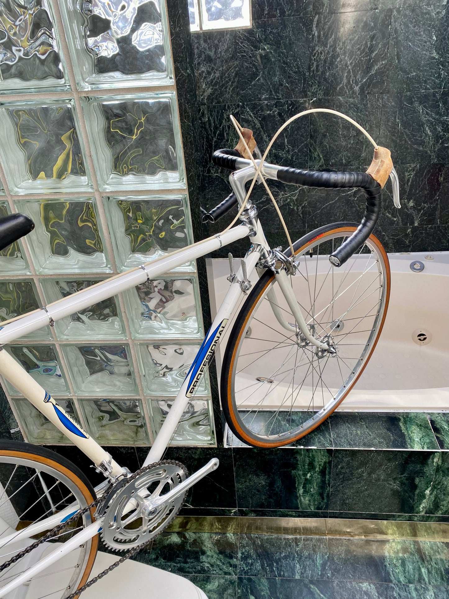 (SIZE 54cm) 1970's WINDSOR PROFESSIONAL ROAD BIKE - CAMPAGNOLO NUOVO RECORD