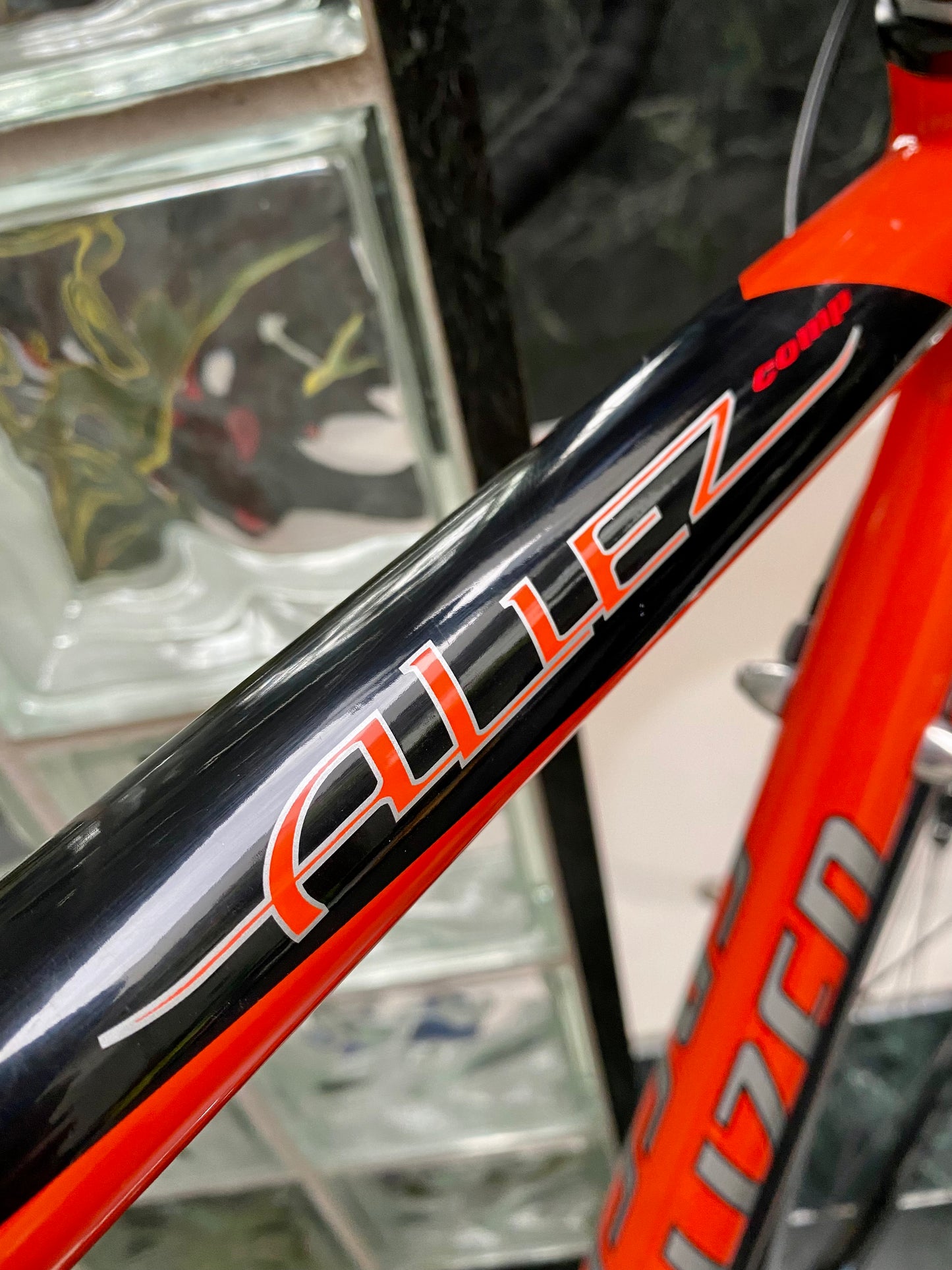 (SIZE 56cm) LATE-1990's SPECIALIZED ALLEZ COMP ROAD BIKE - SHIMANO ULTEGRA