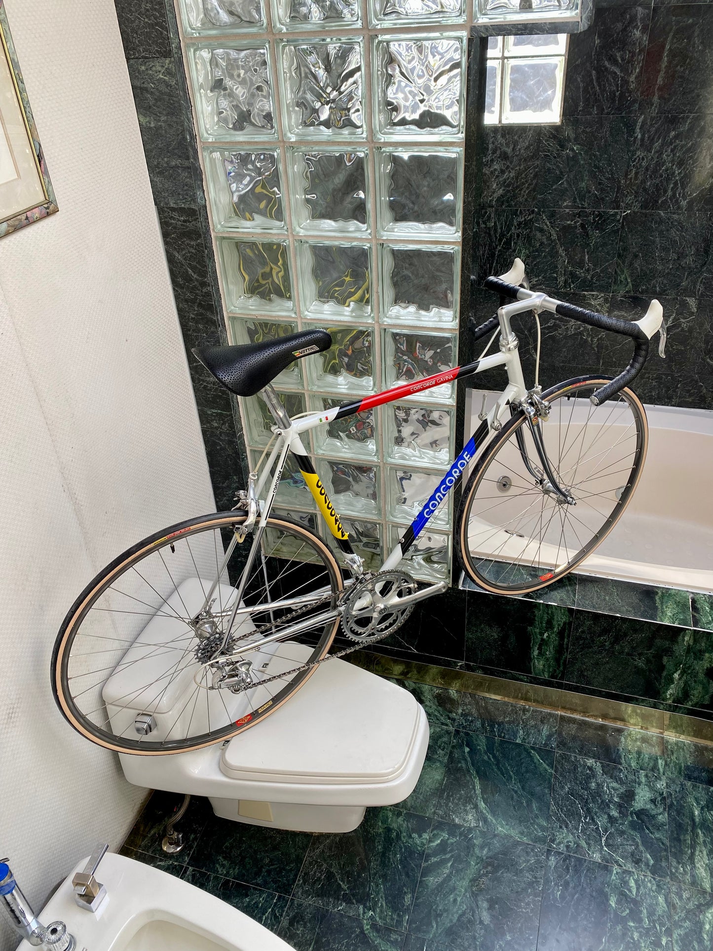 (SIZE 56cm) 1980's CONCORDE GAVINA ROAD BIKE - CAMPAGNOLO CHORUS - SPOTLESS