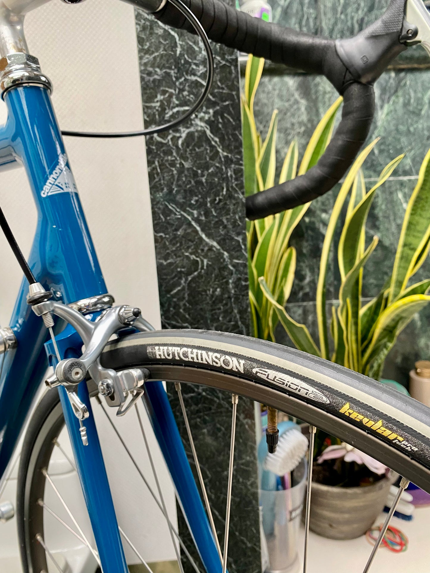 (SIZE 60cm) 1980's CANNONDALE ROAD BIKE - FULL REFURBISHED
