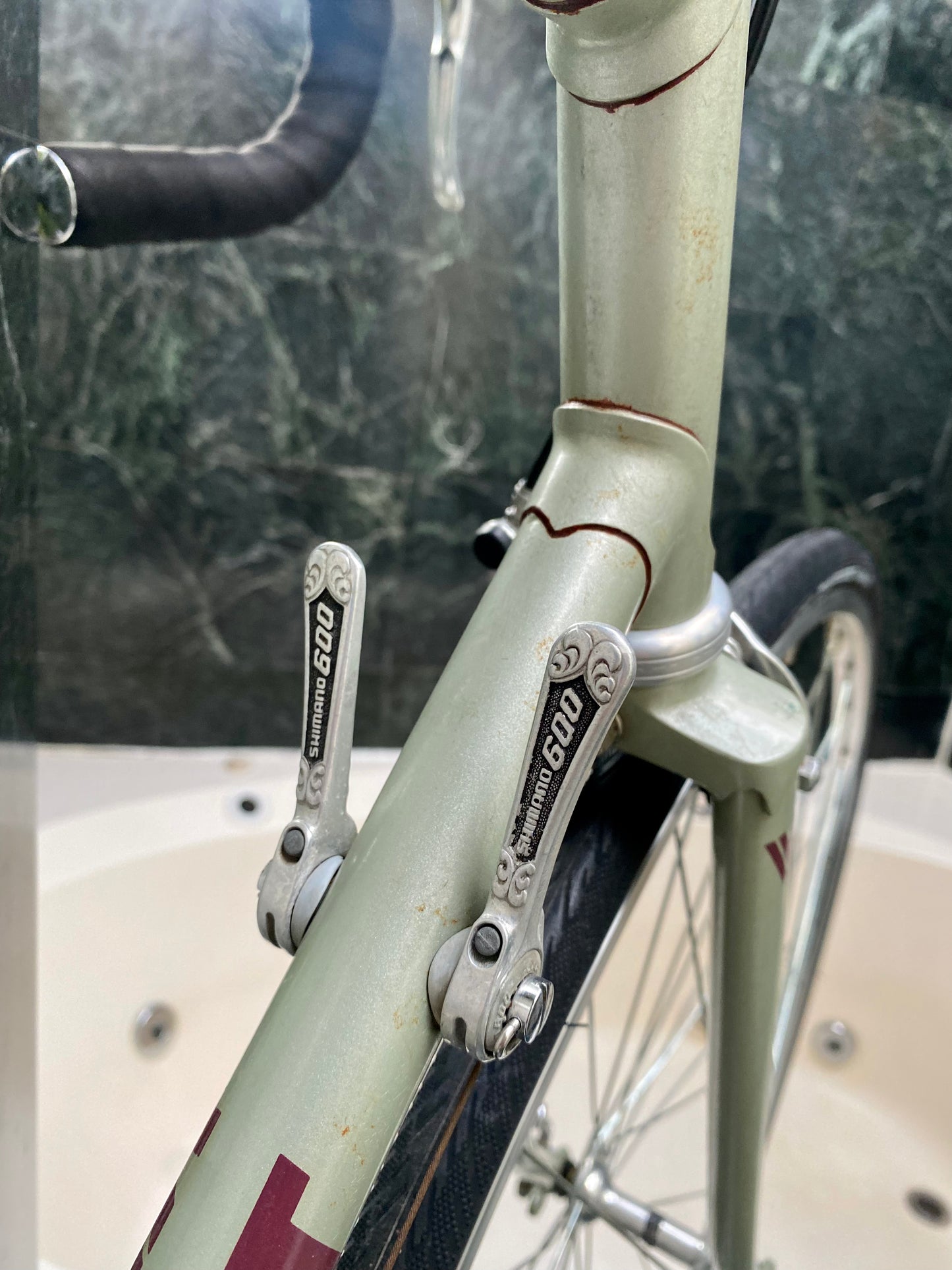 (SIZE 56cm) 1980's VELO SPORT PRESTIGE ROAD BIKE - SHIMANO 600 ARABESQUE