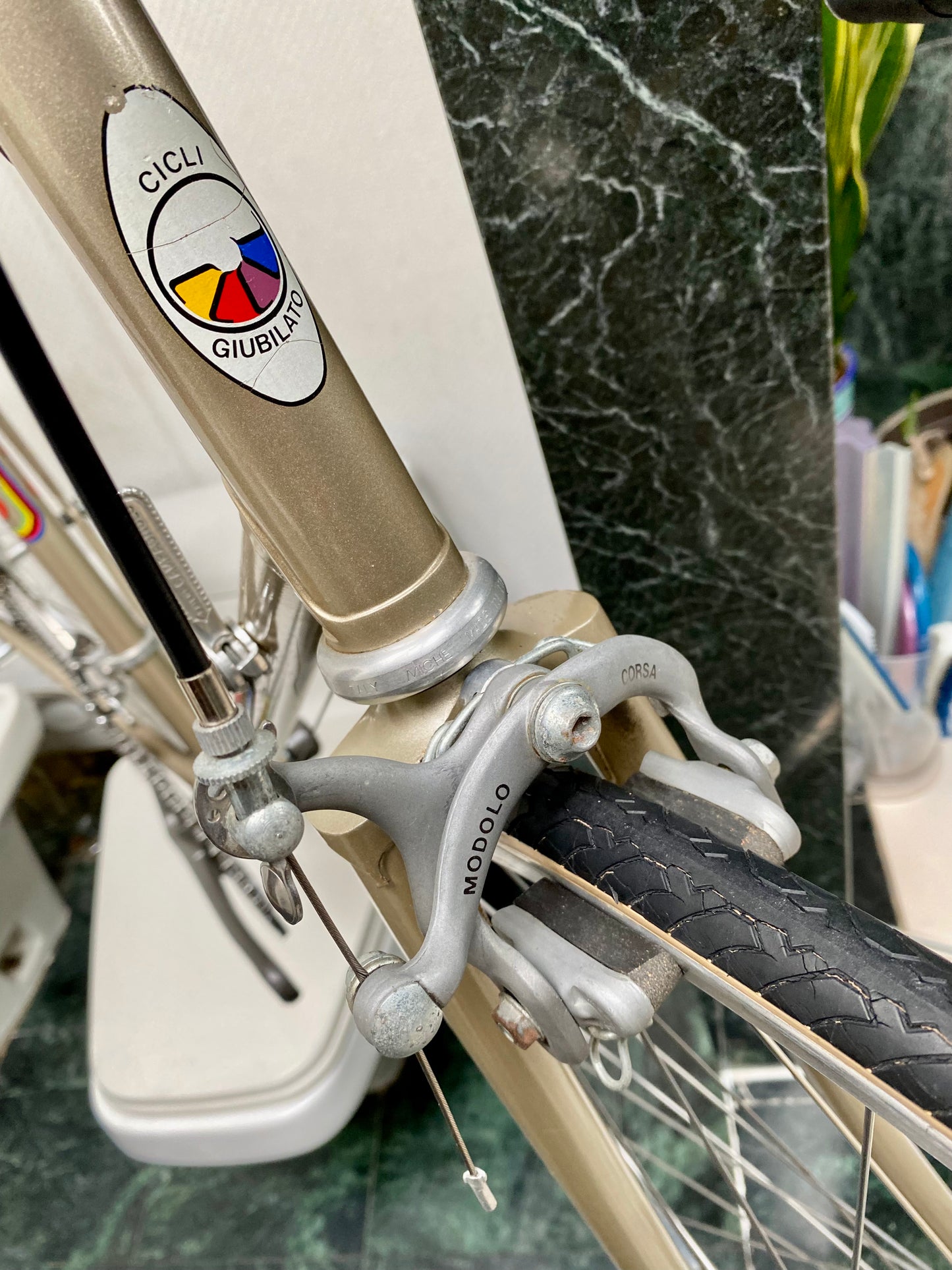 (SIZE 56cm) 1980's GIUBILATO ROAD BIKE - COOL!