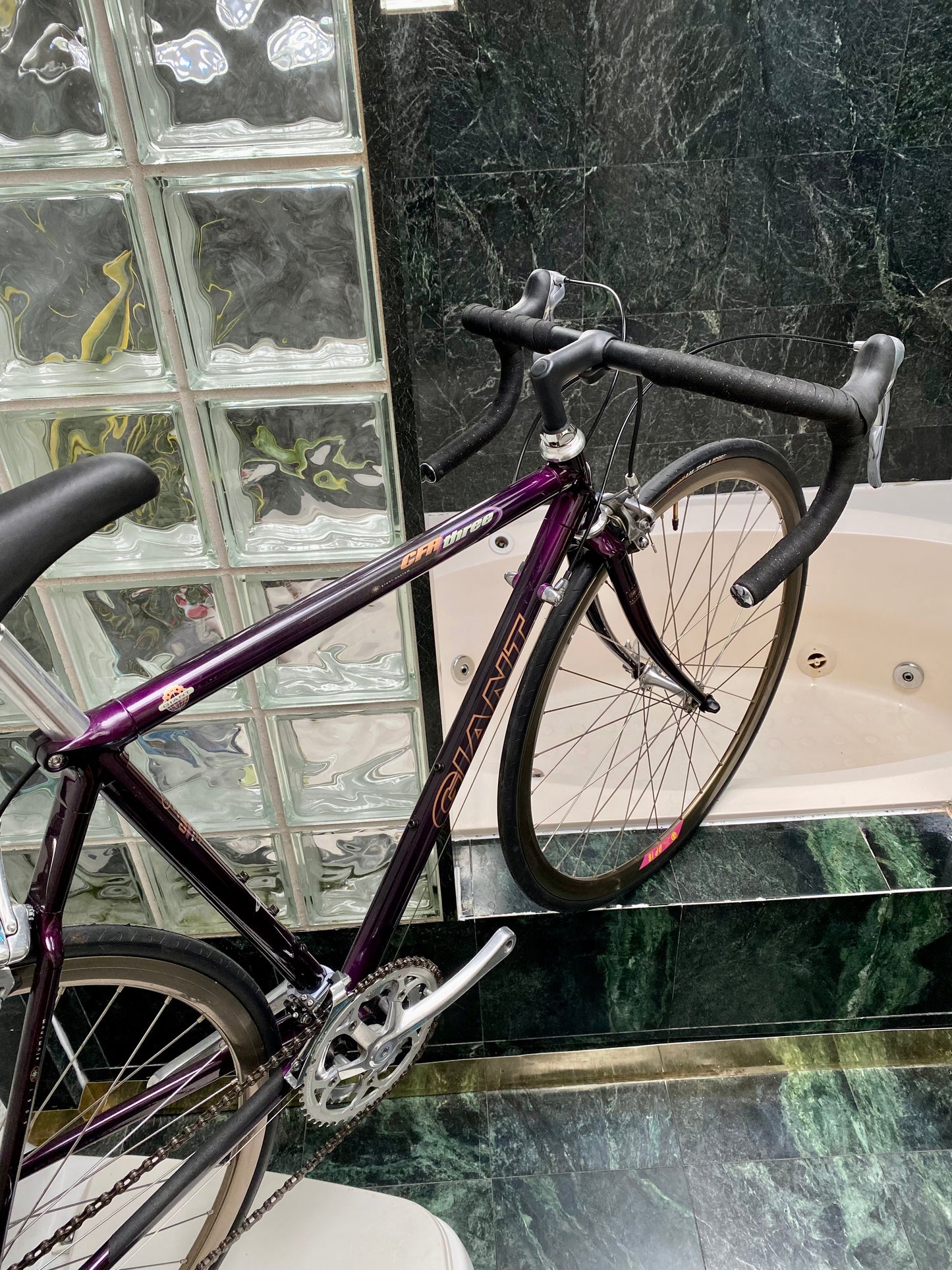 (SIZE 52cm) GIANT CFR 3 CARBON ROAD BIKE - BARELY USED