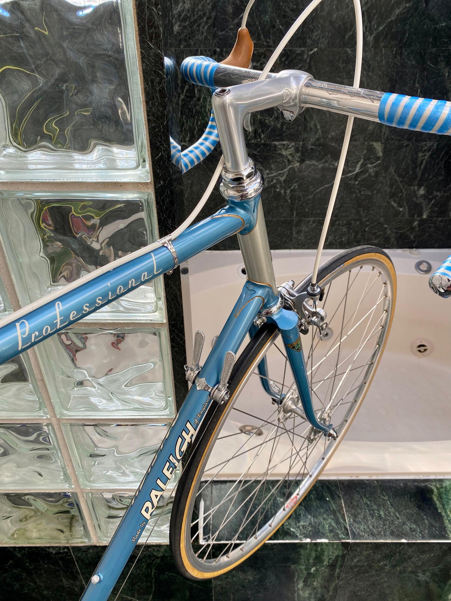 (SIZE 59cm) 1970's PROFESSIONAL ROAD BIKE - ALL ORIGINAL - CAMPAGNOLO GROUPSET