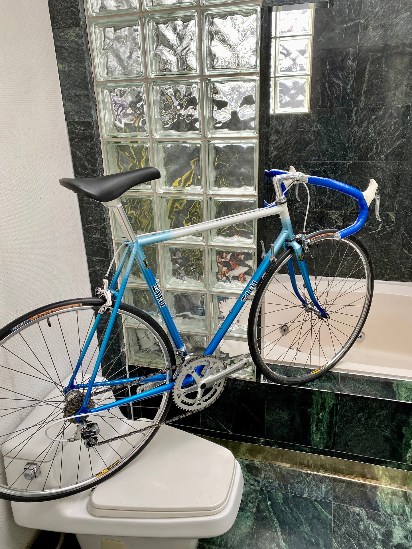 (SIZE 56cm) 1980's ZINI ROAD BIKE - SHIMANO 105 - REYNOLDS STEEL