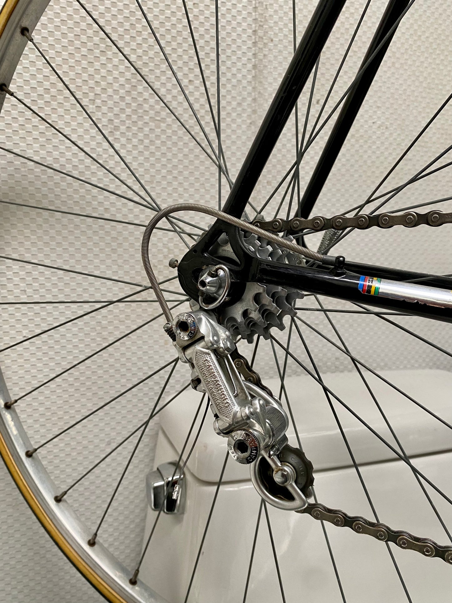 (SIZE 59cm) 1970's COLNAGO ROAD BIKE - CAMPAGNOLO - SENSATIONAL