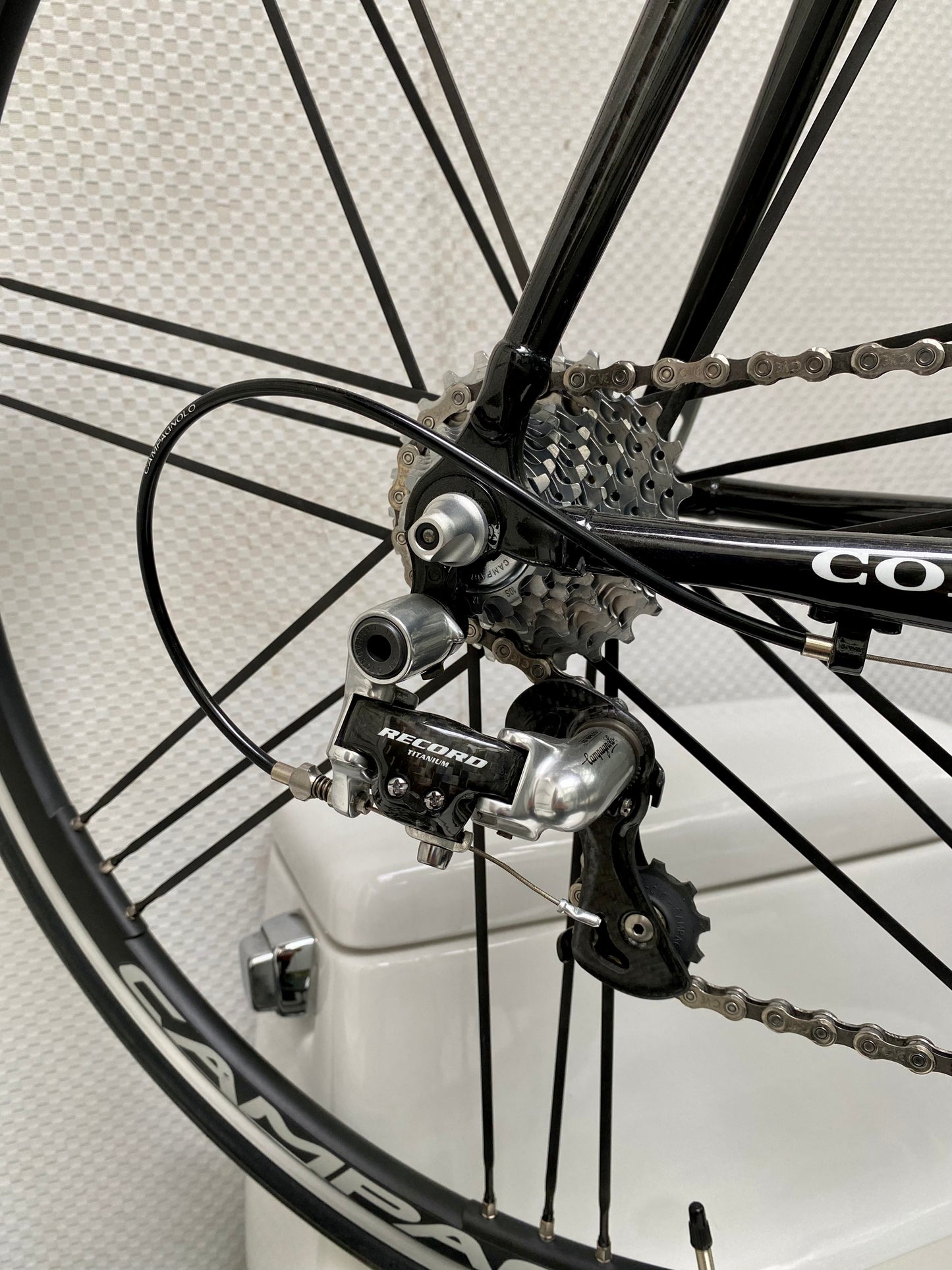 (SIZE 56cm) CLASSIC COLNAGO C50 ROAD BIKE - CAMPAGNOLO RECORD - LIKE NEW / SPOTLESS