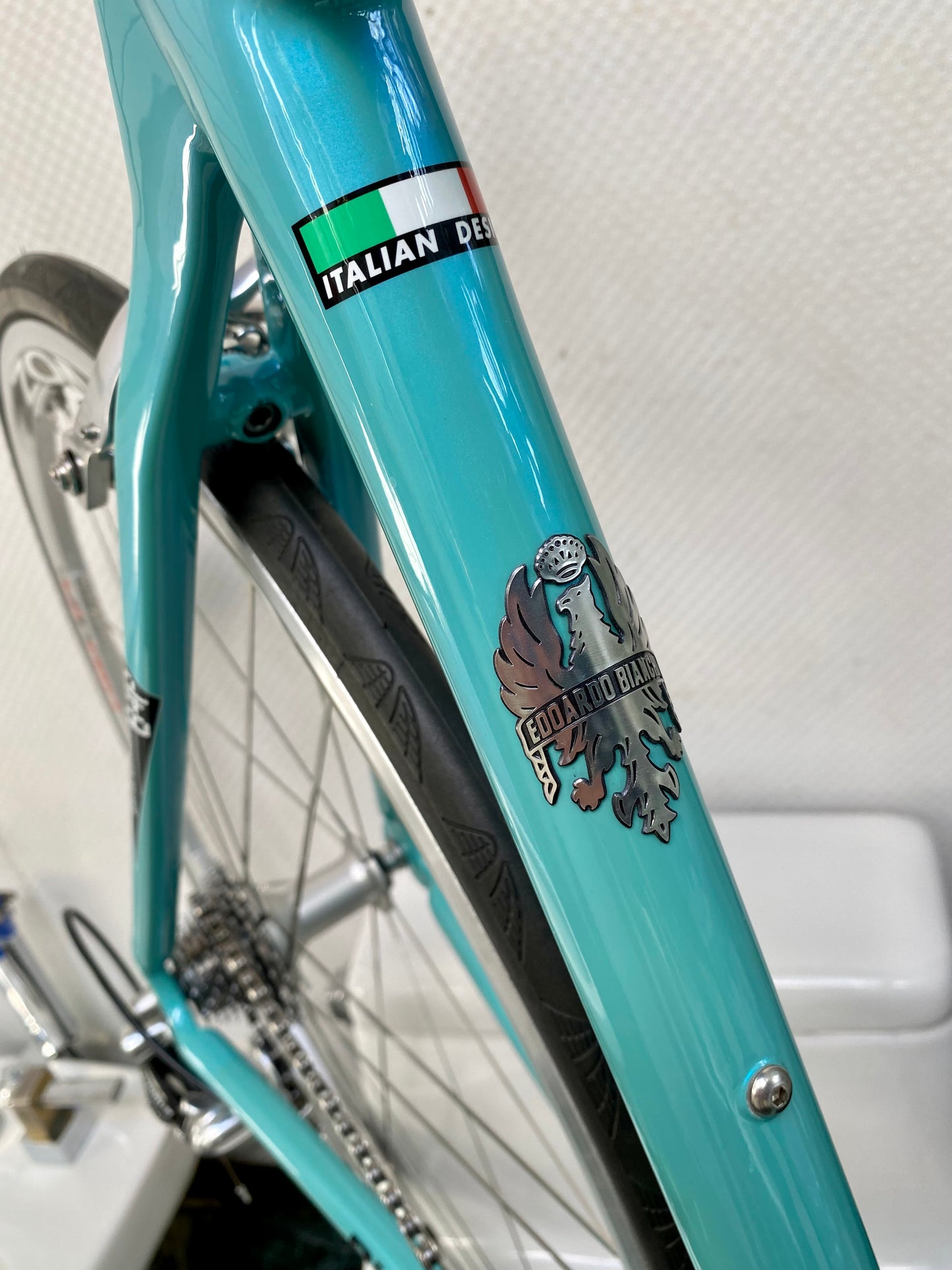 (SIZE 54cm) CLASSIC BIANCHI 928 T-CUBE ROAD BIKE - CELESTE - CAMPAGNOLO CHORUS