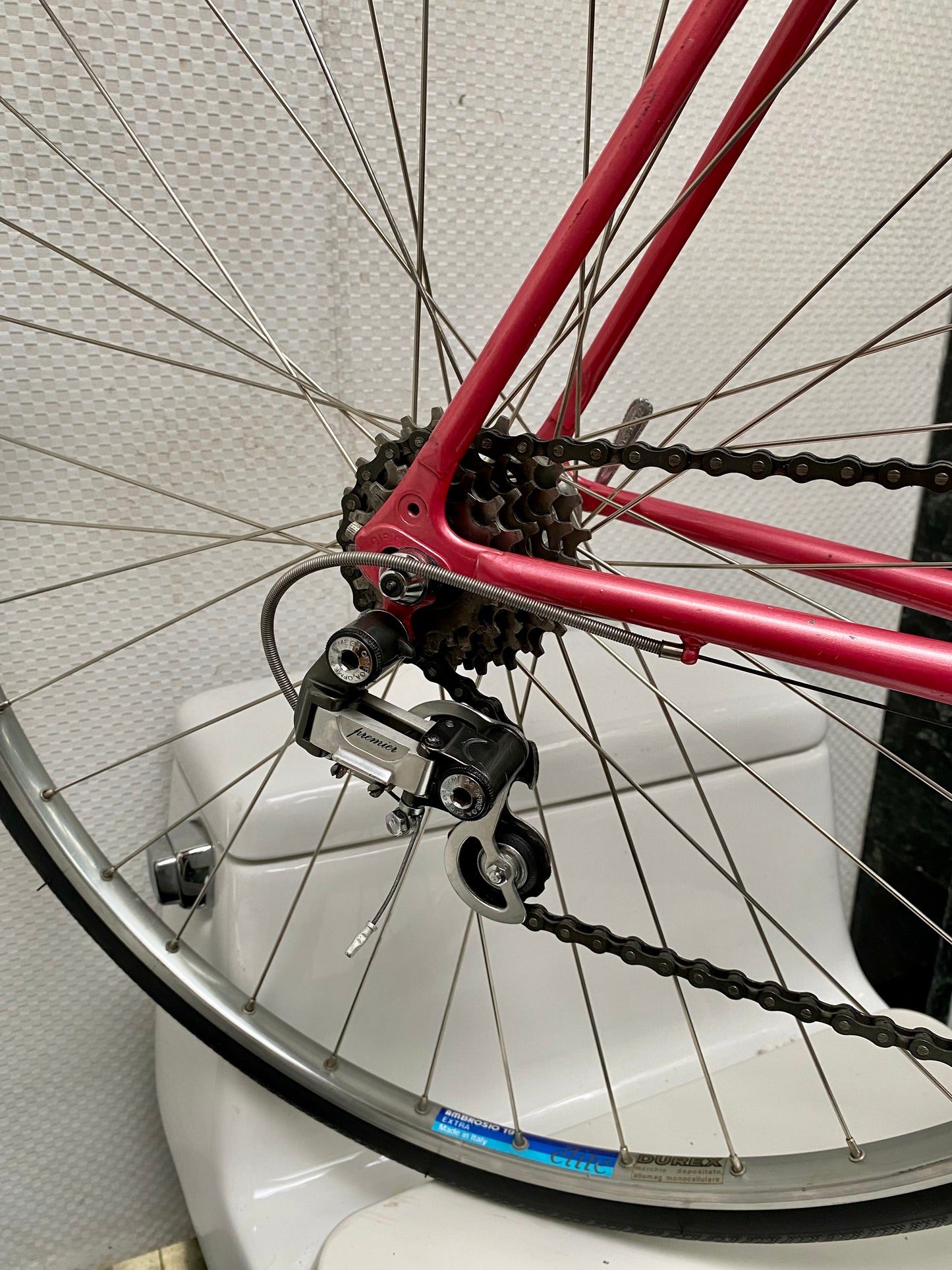 (SIZE 53cm) 1980's BIANCHI ROAD BIKE - MADE IN ITALY - COLUMBUS STEEL