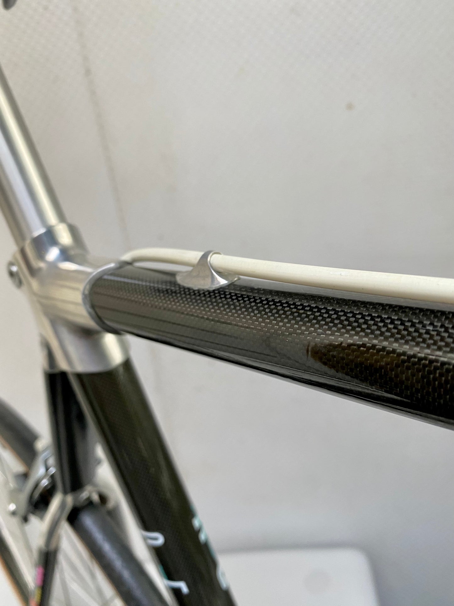 (SIZE 56cm) 1980's CENTURION CARBON ROAD BIKE - SHIMANO 600 - SPOTLESS