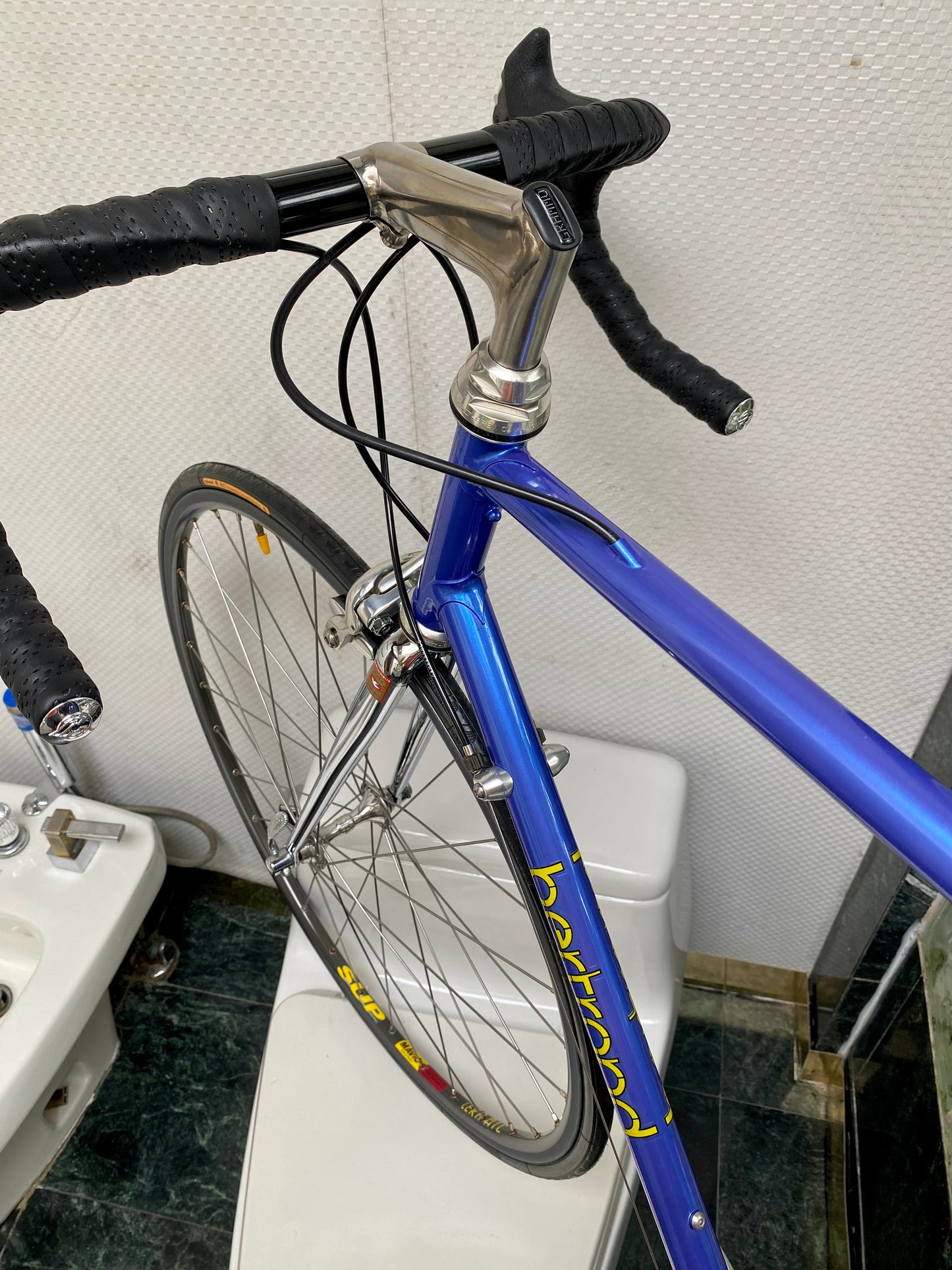 (SIZE 56cm) EARLY-1990's BERTRAND "3000" ROAD BIKE - CAMPAGNOLO RECORD