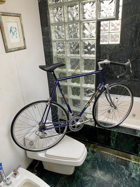 (SIZE 63cm) 1980's BIANCHI ROAD BIKE - BARELY USED - NICE!