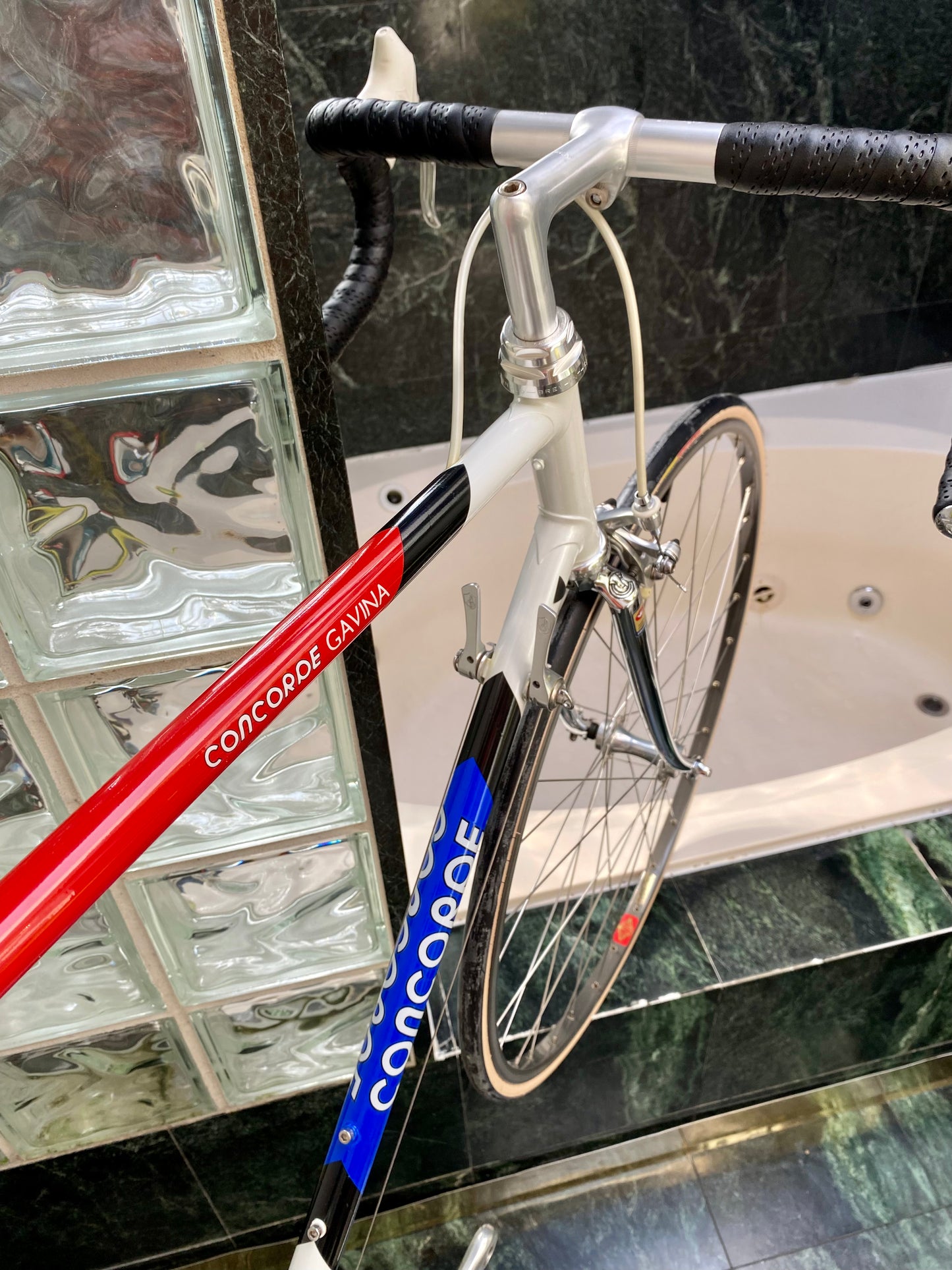 (SIZE 56cm) 1980's CONCORDE GAVINA ROAD BIKE - CAMPAGNOLO CHORUS - SPOTLESS