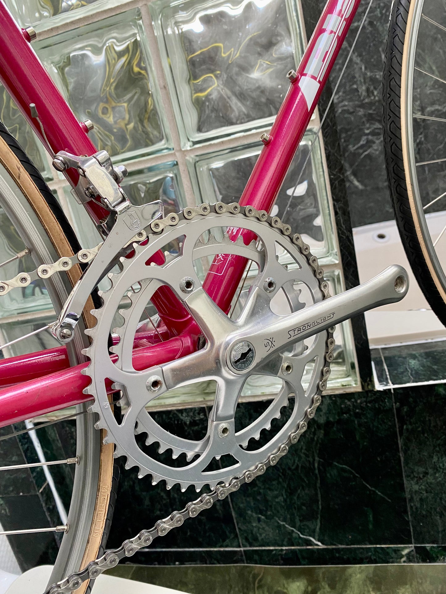 (SIZE 57cm) 1980's BIANCHI ROAD BIKE - CAMPAGNOLO - COLUMBUS