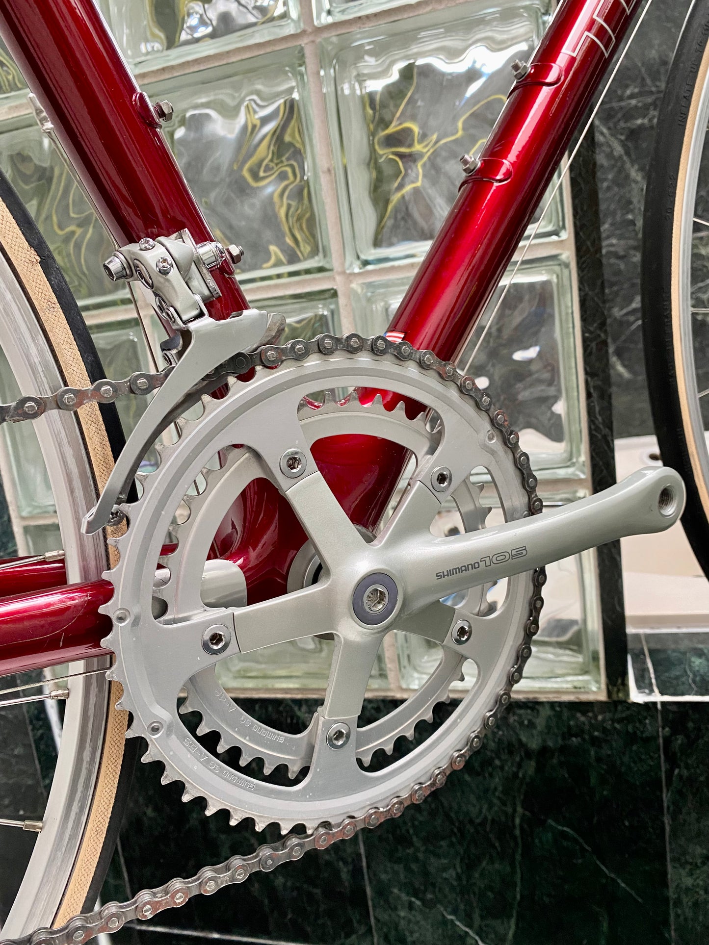 (SIZE 57cm) EARLY-1990's TREK 5500 CARBON ROAD BIKE - SHIMANO 105