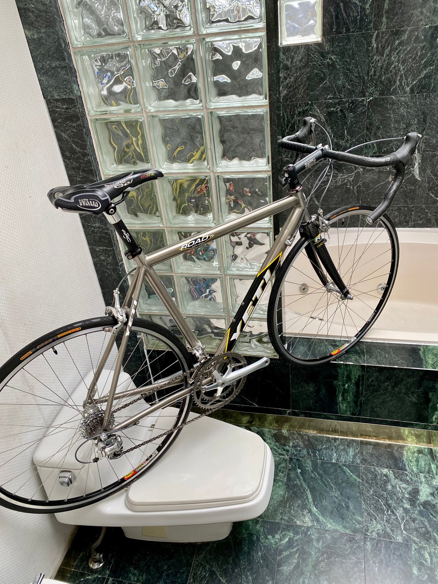 (SIZE 54cm) 2003 YETI ROAD PROJECT TITANIUM ROAD BIKE - SHIMANO DURA ACE - SPOTLESS !