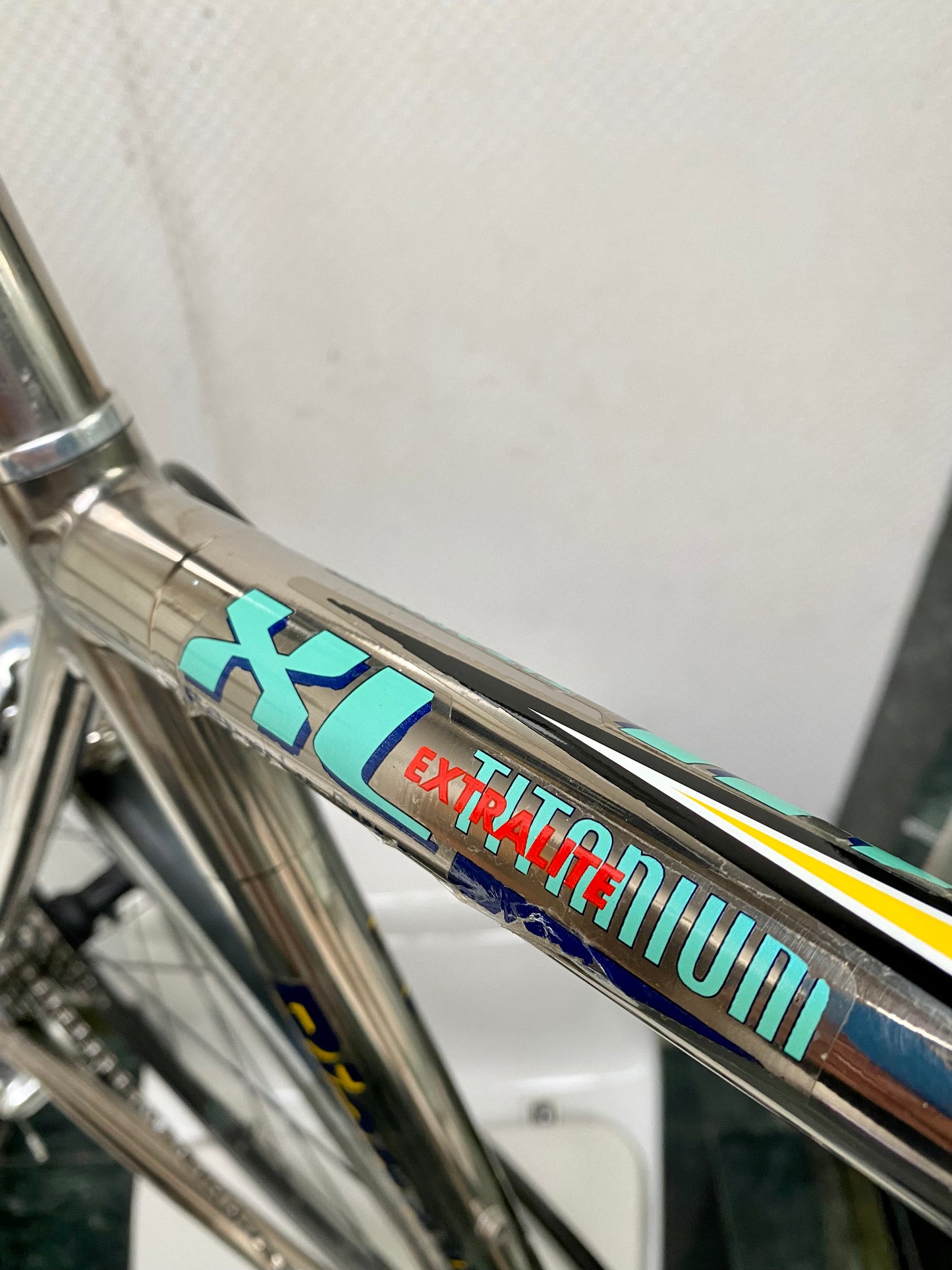 (SIZE 54cm) 2004 BIANCHI "XL EXTRALITE" TITANIUM ROAD BIKE - CAMPAGNOLO RECORD - SPOTLESS