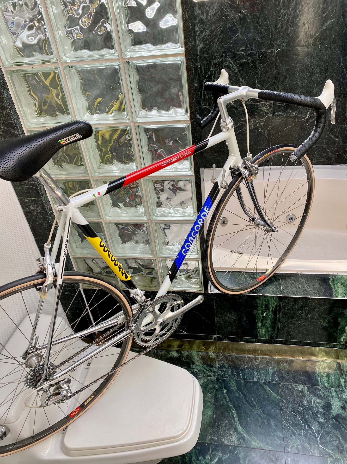 (SIZE 56cm) 1980's CONCORDE GAVINA ROAD BIKE - CAMPAGNOLO CHORUS - SPOTLESS