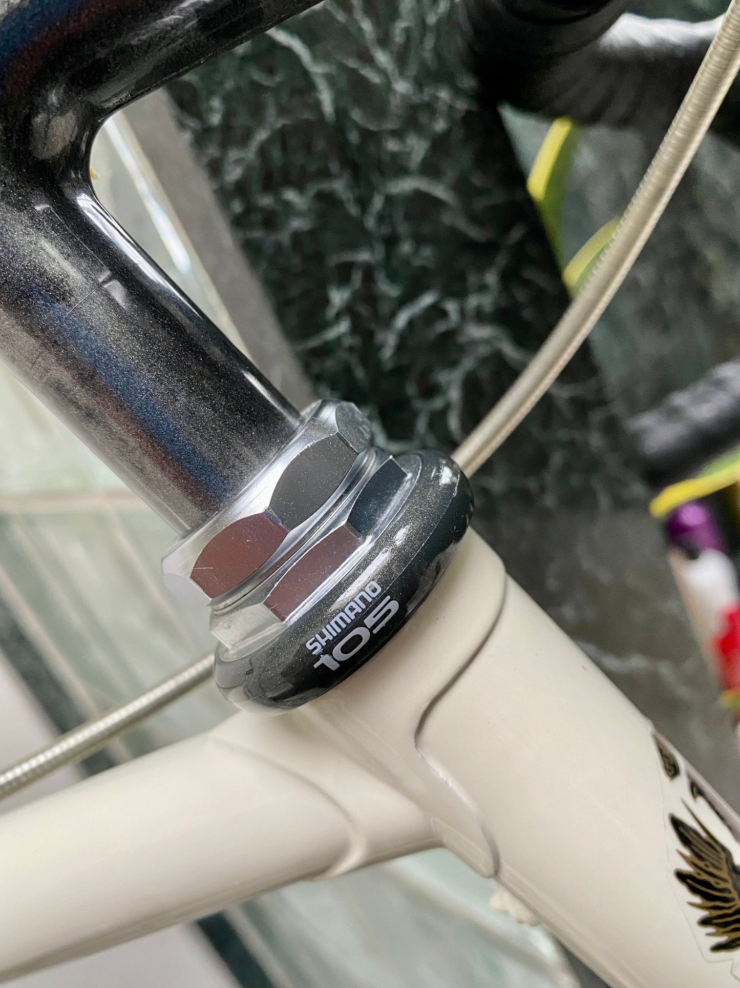 (SIZE 57cm) 1980's BIANCHI ROAD BIKE - LIKE NEW - SHIMANO 105 - COLUMBUS