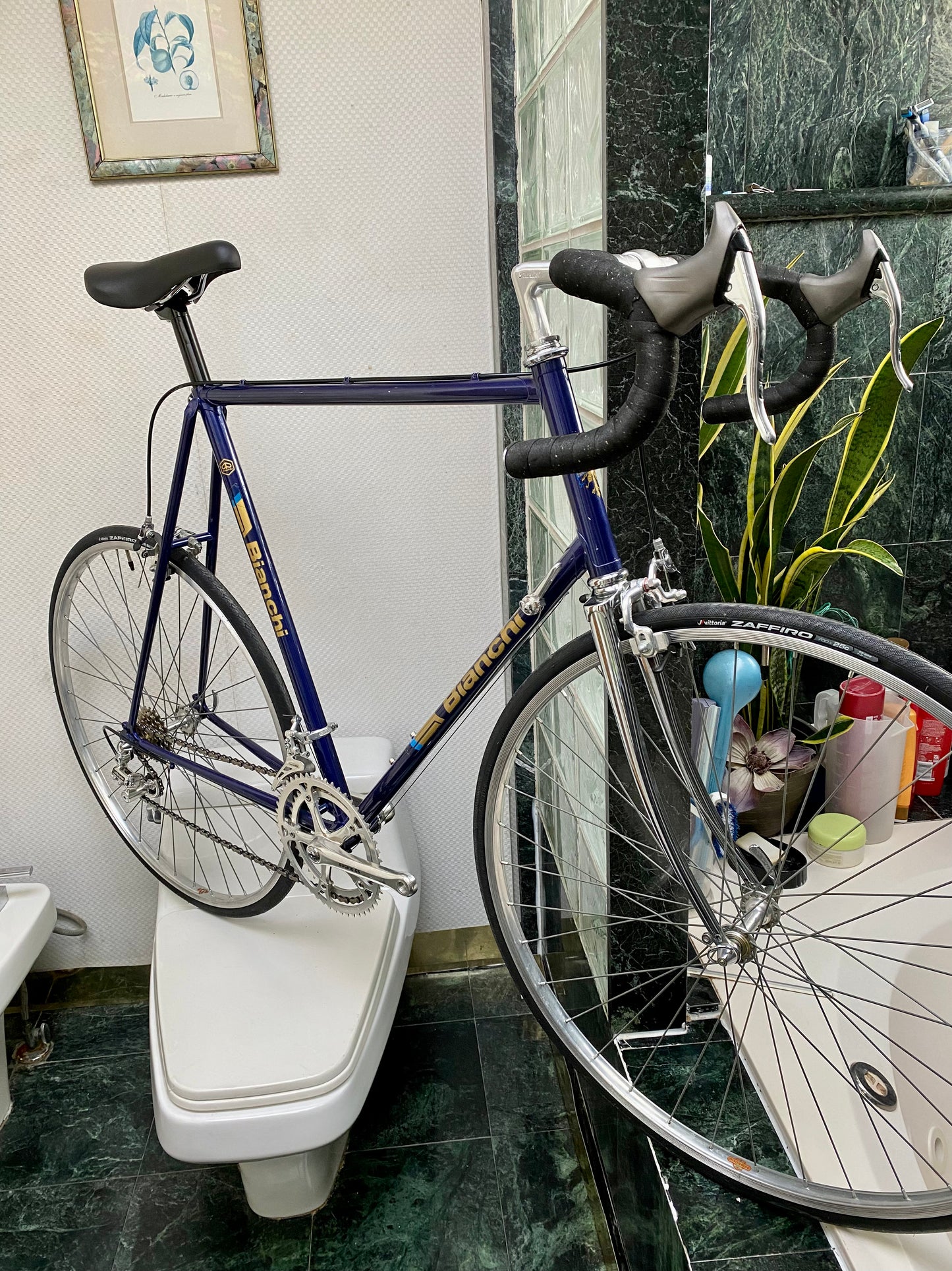 (SIZE 63cm) 1980's BIANCHI ROAD BIKE - BARELY USED - NICE!