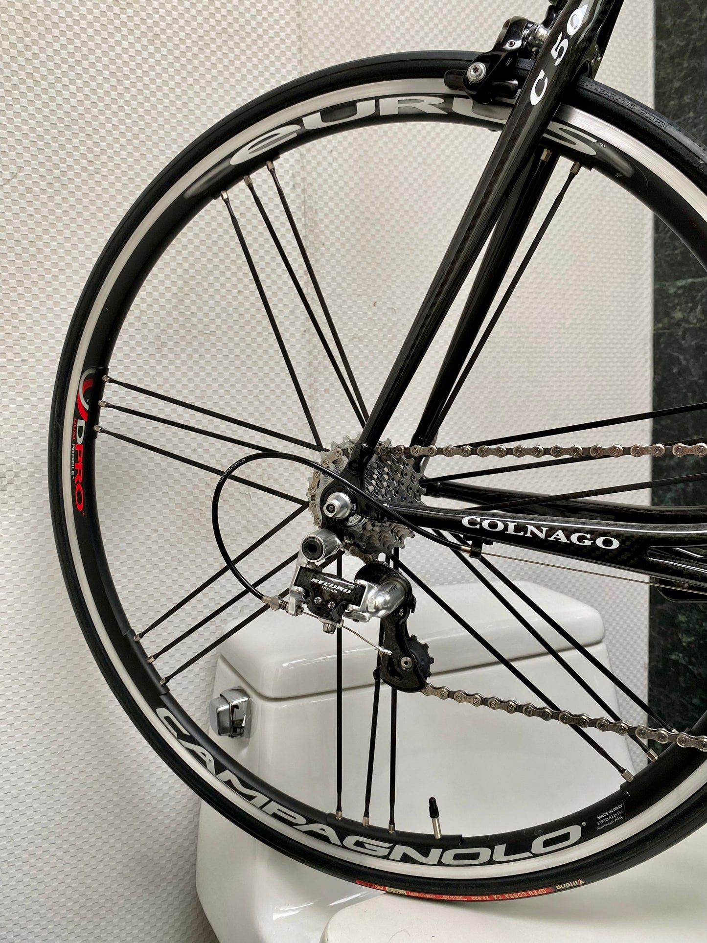 (SIZE 56cm) CLASSIC COLNAGO C50 ROAD BIKE - CAMPAGNOLO RECORD - LIKE NEW / SPOTLESS