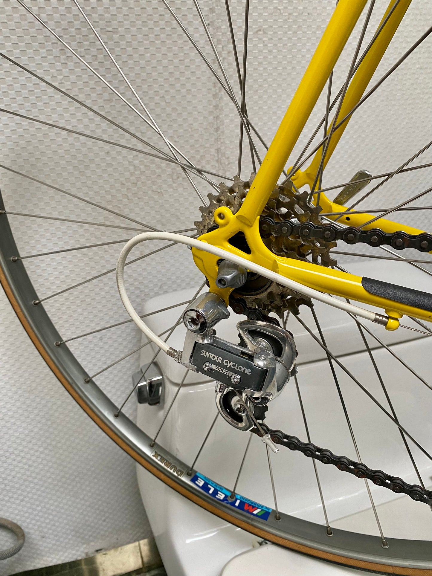 (SIZE 57cm) 1980's MIELE ROAD BIKE - SUNTOUR CYCLONE