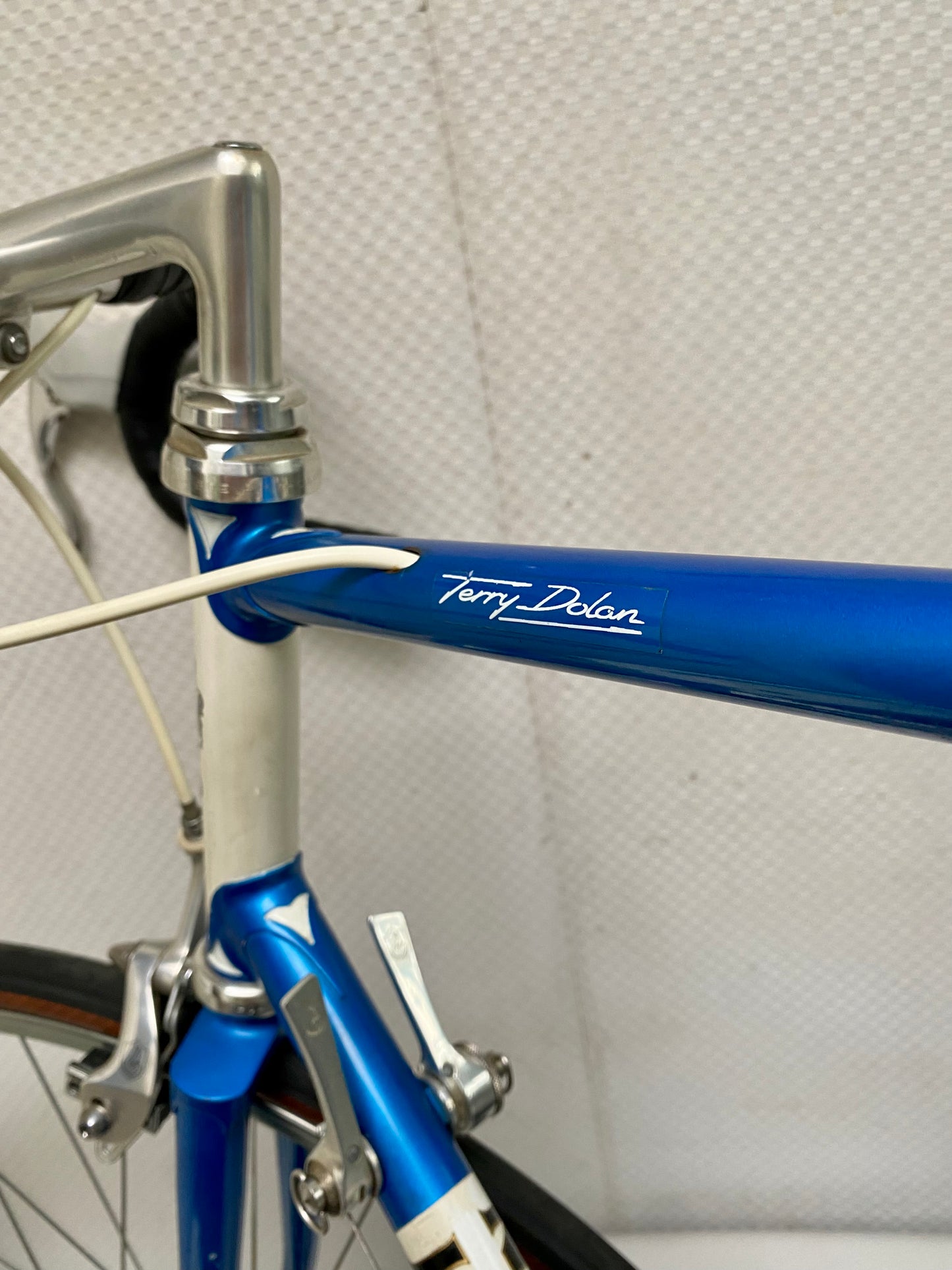 (SIZE 57cm) 1980's HARRY QUINN ROAD BIKE - BUILT BY TERRY DOLAN - CAMPAGNOLO ATHENA