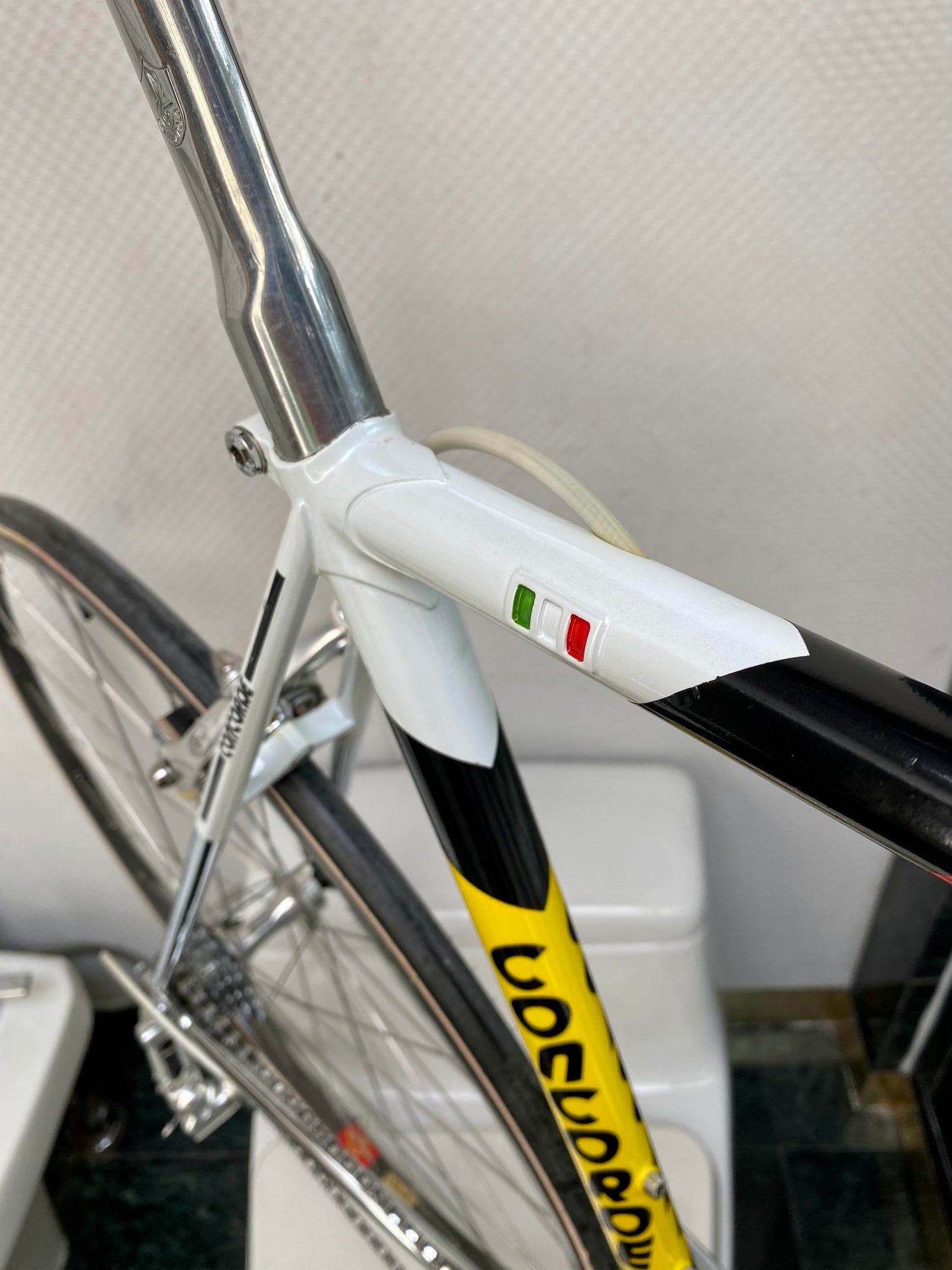 (SIZE 56cm) 1980's CONCORDE GAVINA ROAD BIKE - CAMPAGNOLO CHORUS - SPOTLESS