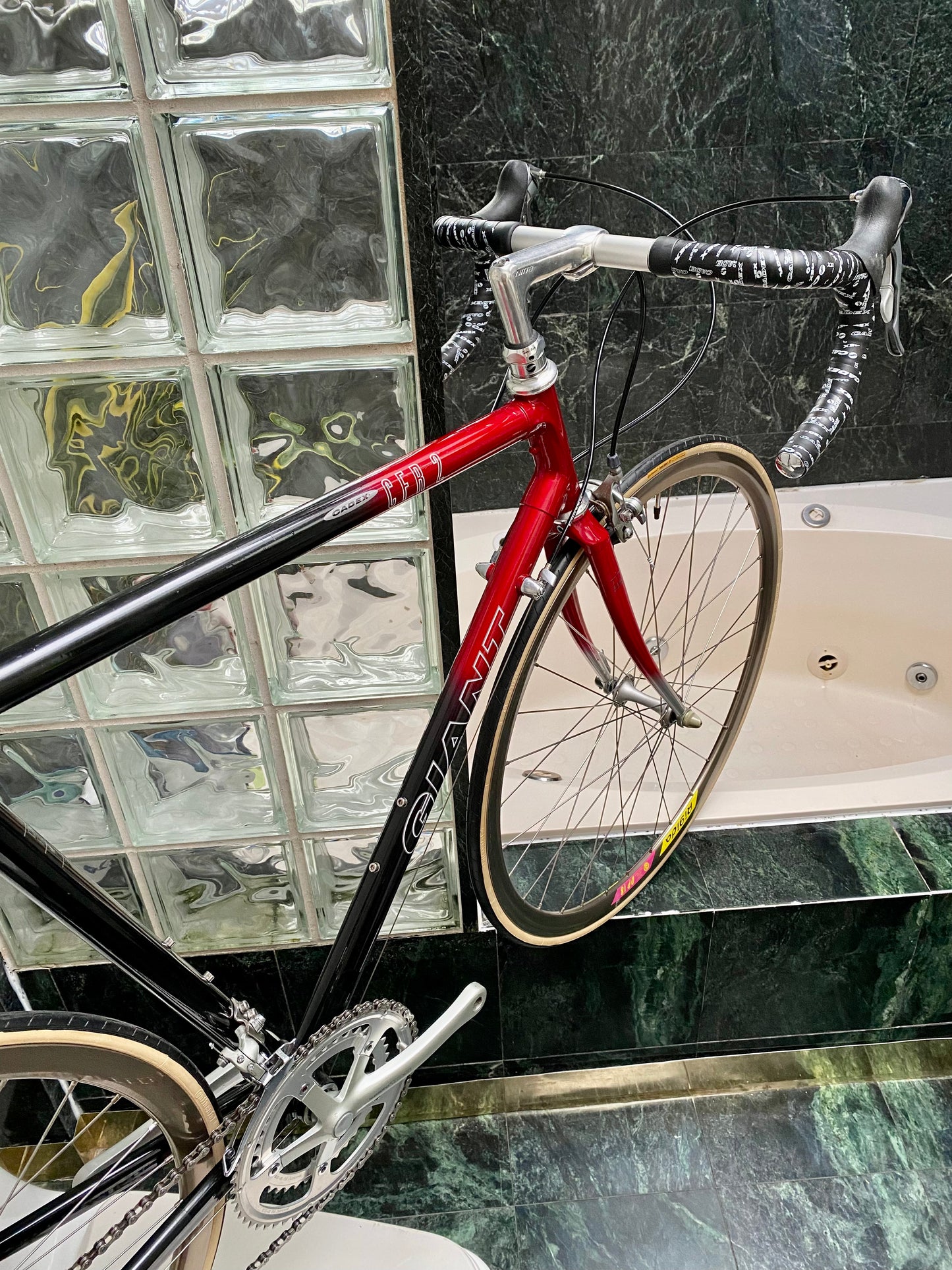 (SIZE 56cm) 1990's GIANT CFR 2 CARBON ROAD BIKE - LIKE NEW