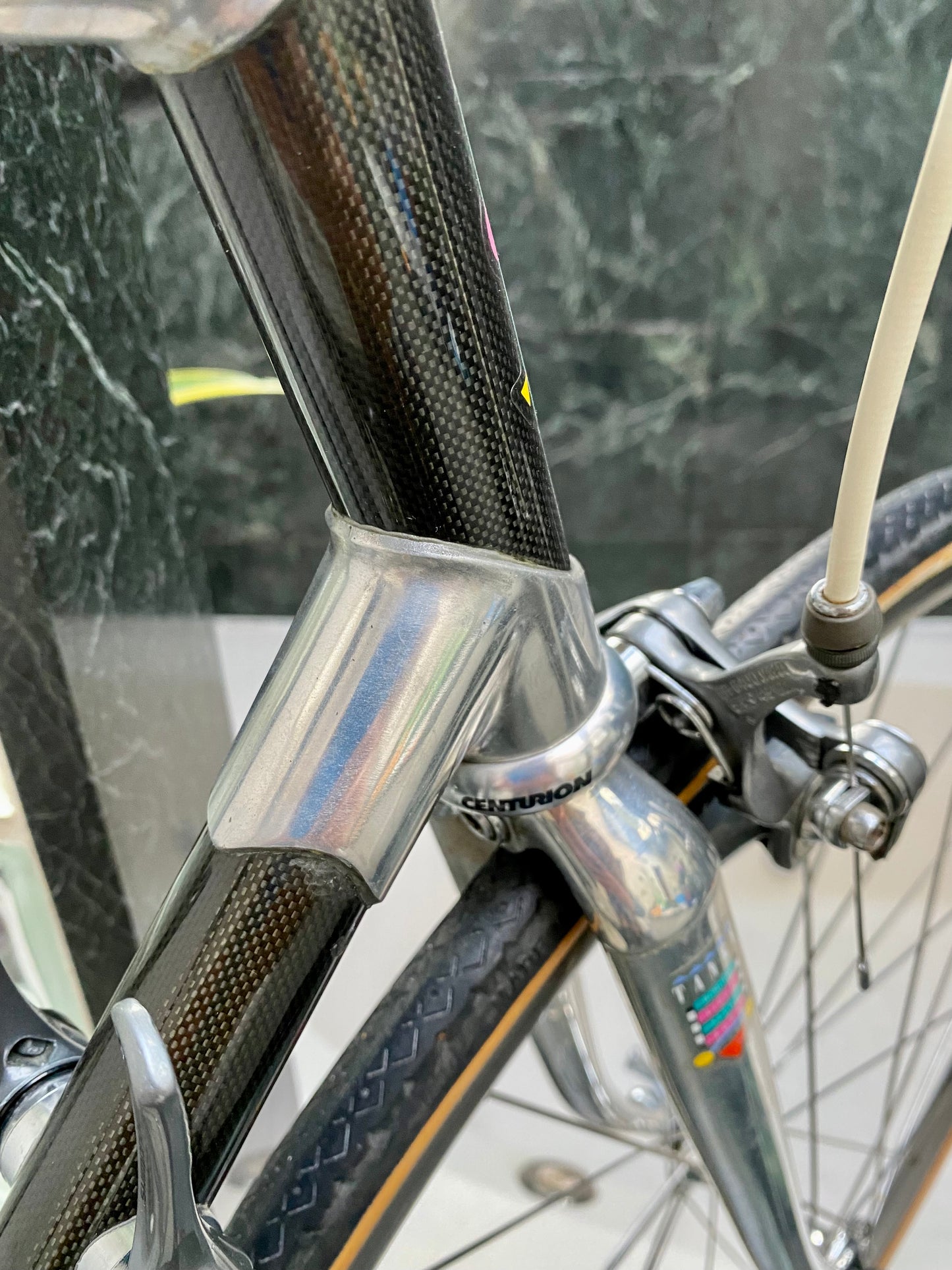 (SIZE 56cm) 1980's CENTURION CARBON ROAD BIKE - SHIMANO 600 - SPOTLESS