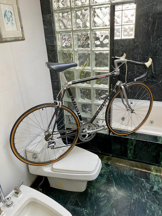 (SIZE 56cm) 1980's CENTURION CARBON ROAD BIKE - SHIMANO 600 - SPOTLESS