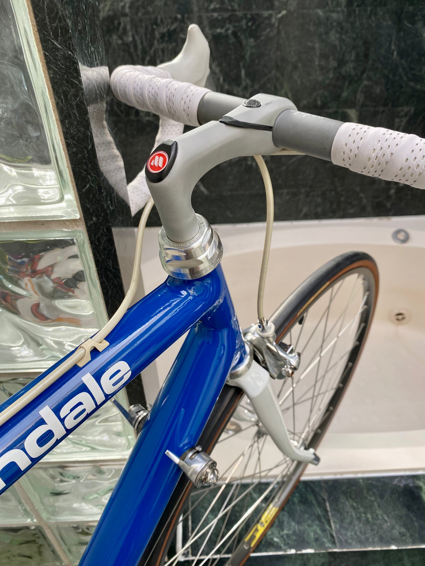 (SIZE 56cm) 1980's CANNONDALE "ATHENA" ROAD BIKE - CAMPAGNOLO ATHENA