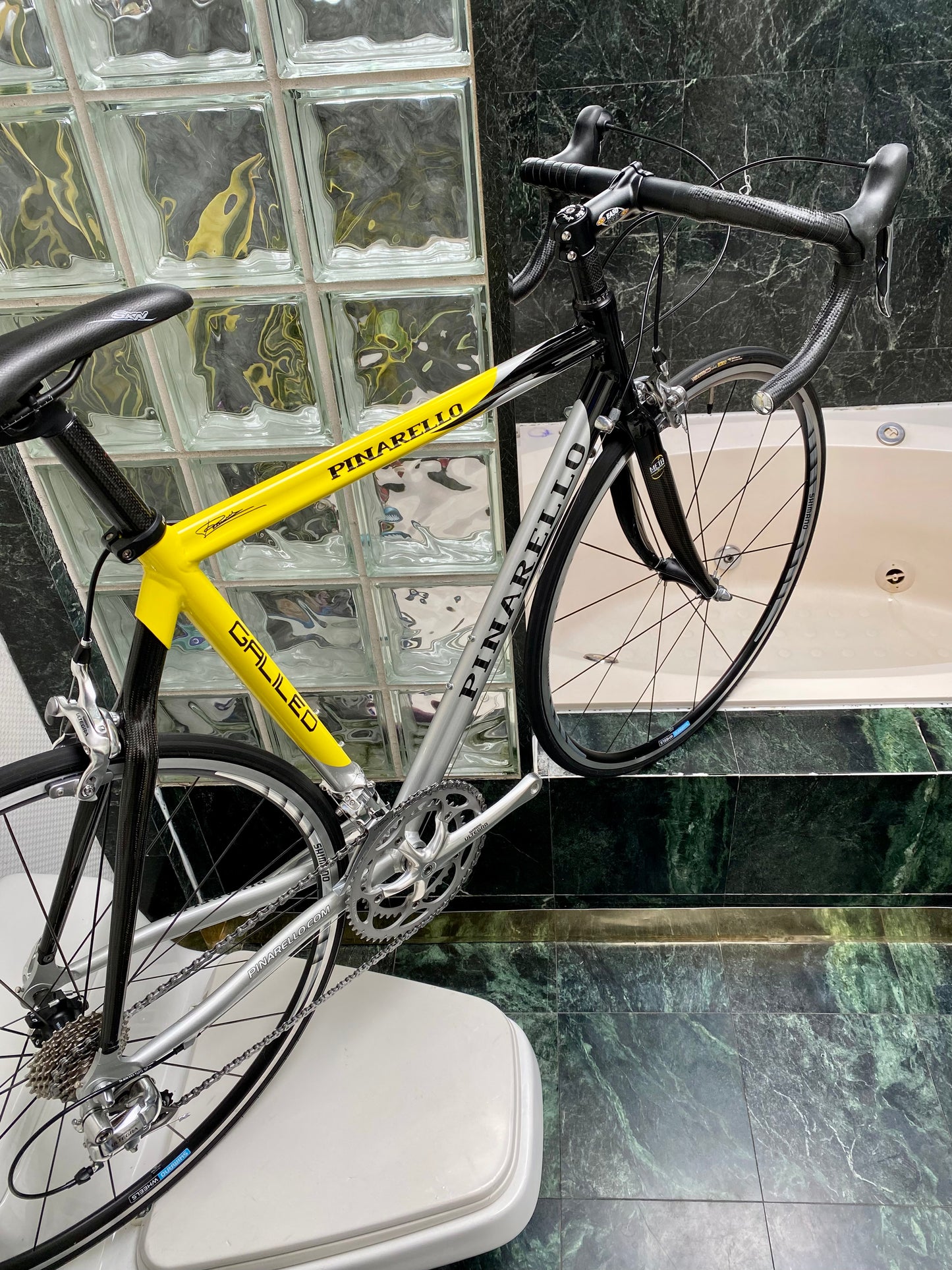 (SIZE 55cm) CLASSIC PINARELLO GALILEO ROAD BIKE - SHIMANO ULTEGRA - LIKE NEW