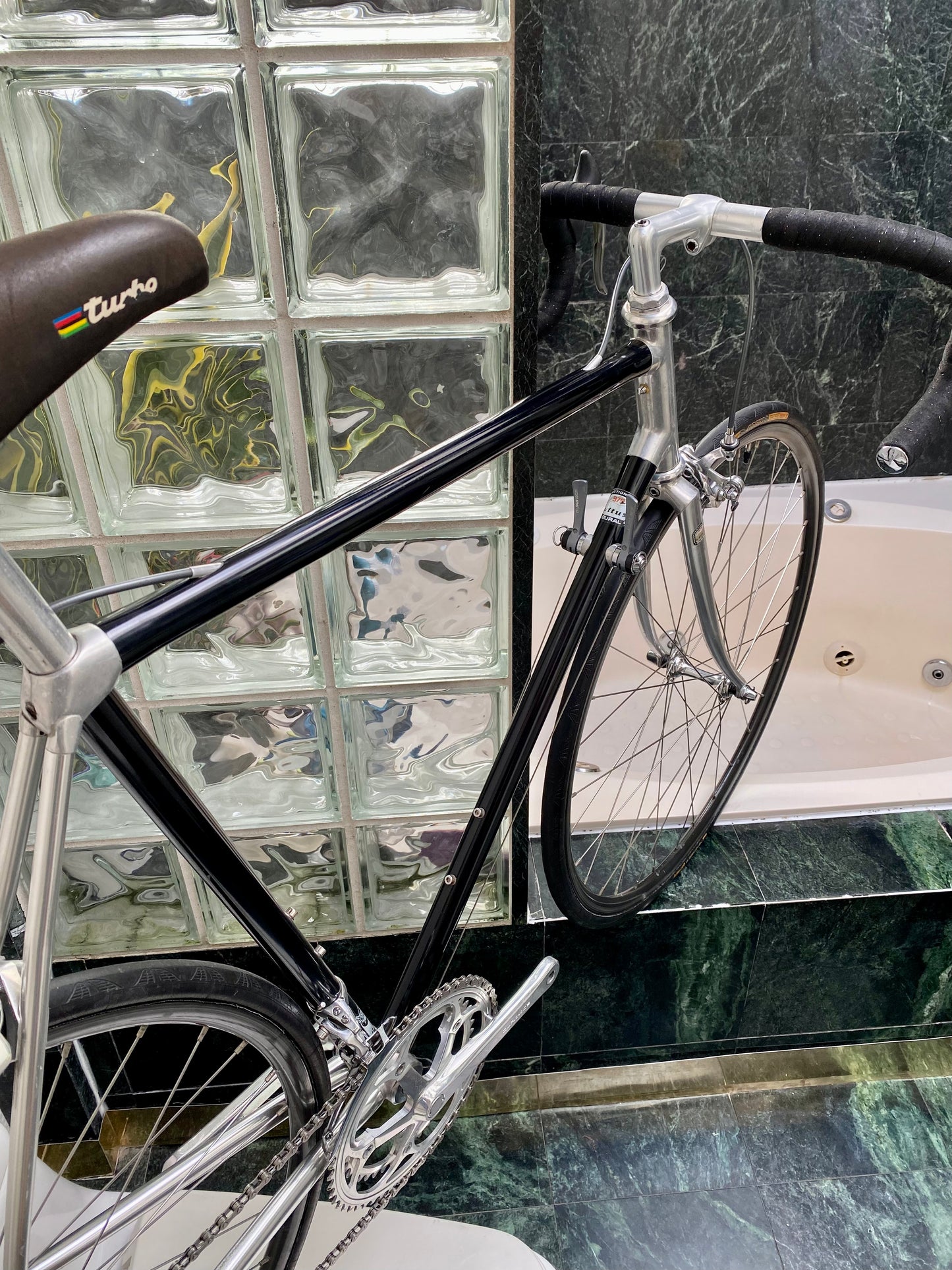 (SIZE 56cm) 1980's VITUS 979 ROAD BIKE - SHIMANO DURA ACE