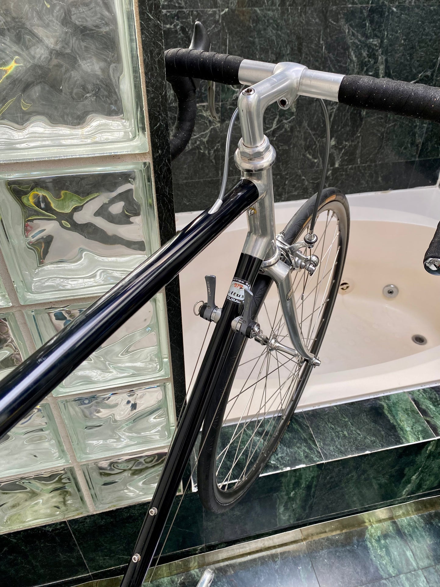 (SIZE 56cm) 1980's VITUS 979 ROAD BIKE - SHIMANO DURA ACE