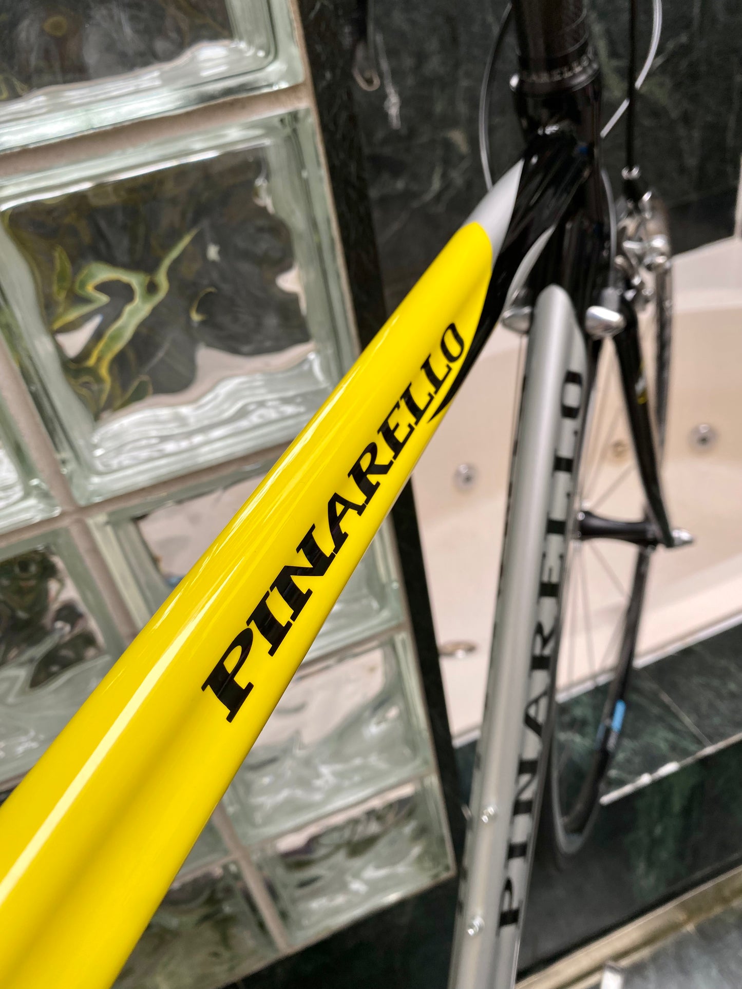 (SIZE 55cm) CLASSIC PINARELLO GALILEO ROAD BIKE - SHIMANO ULTEGRA - LIKE NEW