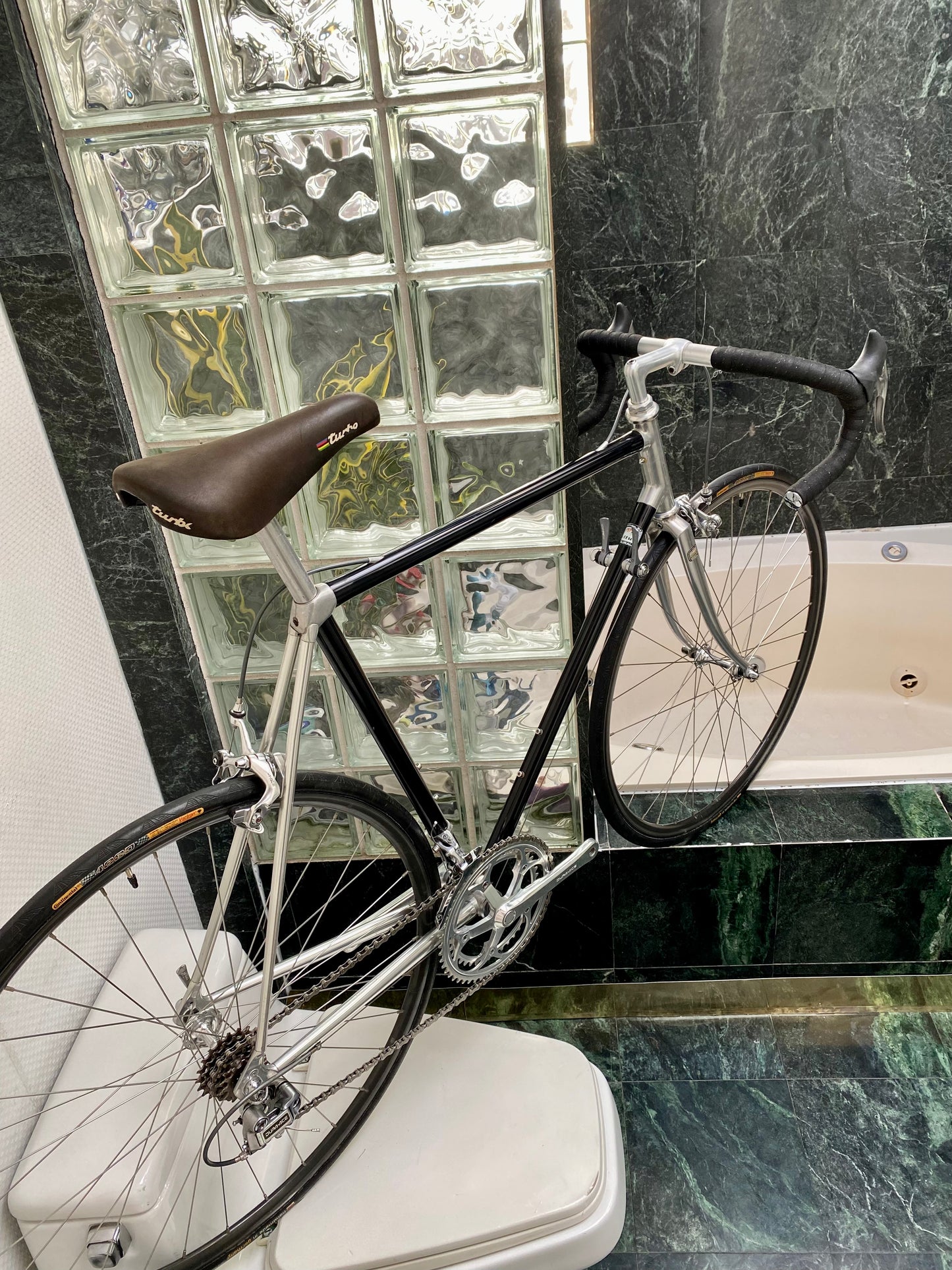 (SIZE 56cm) 1980's VITUS 979 ROAD BIKE - SHIMANO DURA ACE