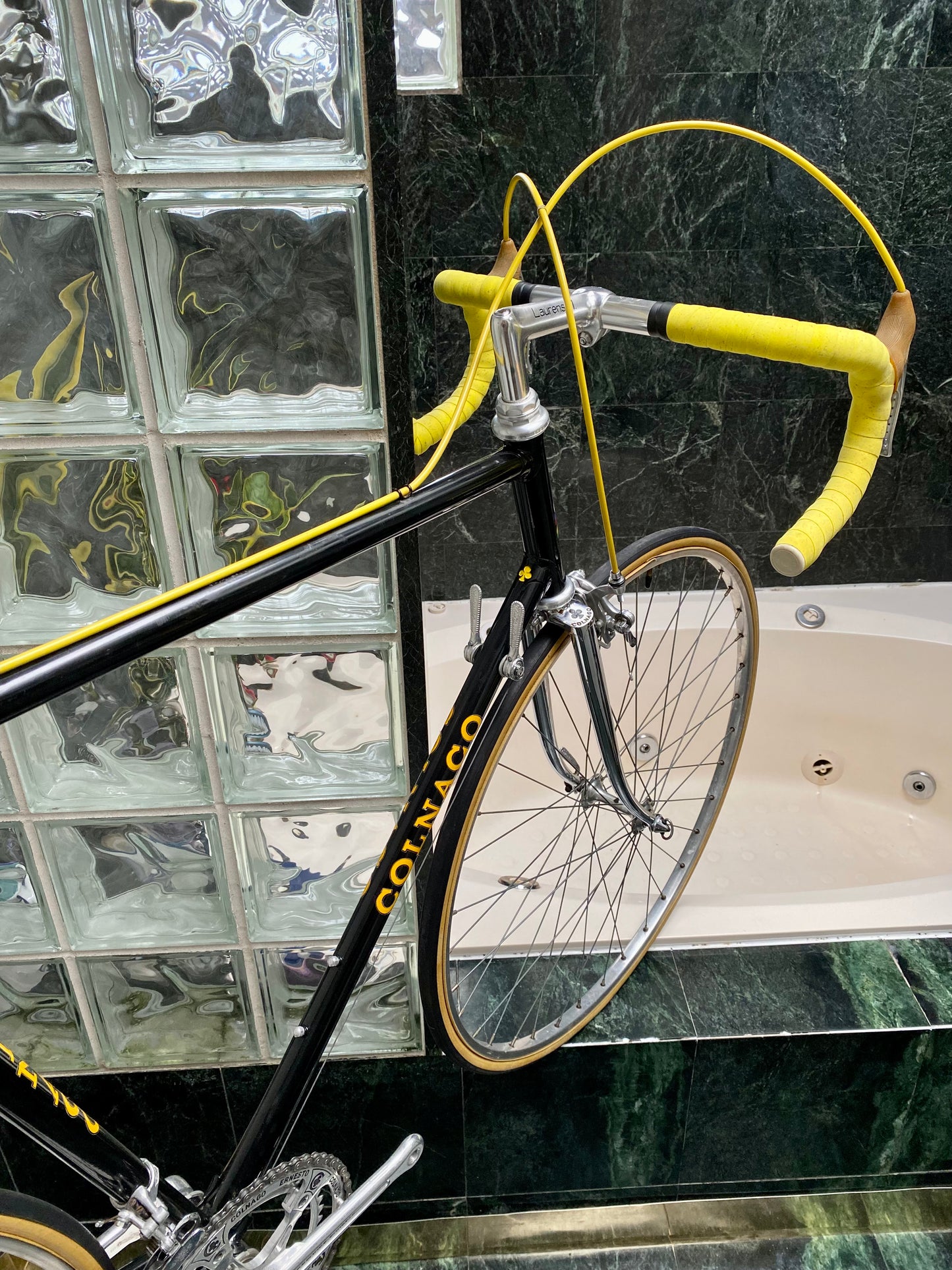 (SIZE 59cm) 1970's COLNAGO ROAD BIKE - CAMPAGNOLO - SENSATIONAL