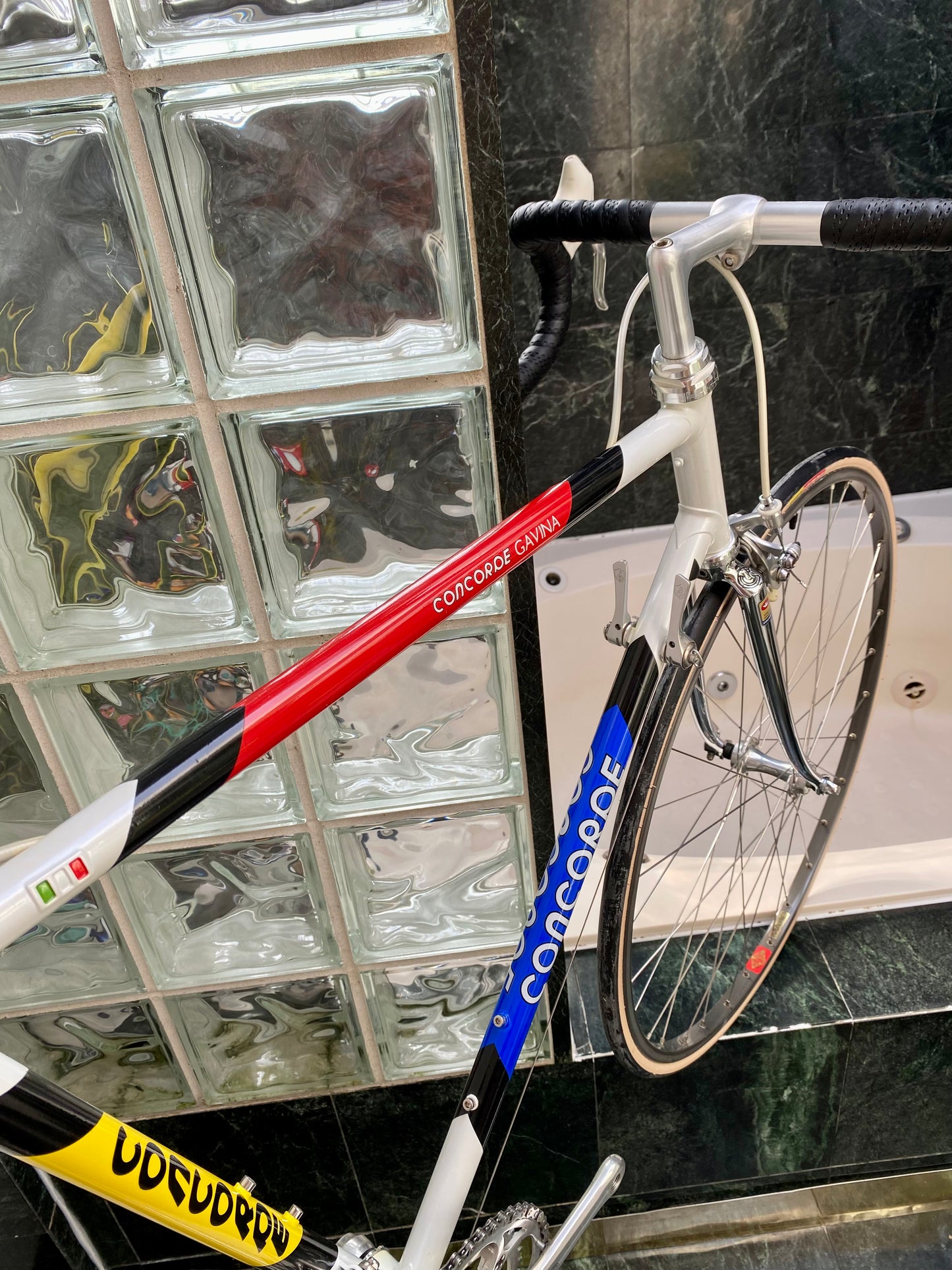 (SIZE 56cm) 1980's CONCORDE GAVINA ROAD BIKE - CAMPAGNOLO CHORUS - SPOTLESS