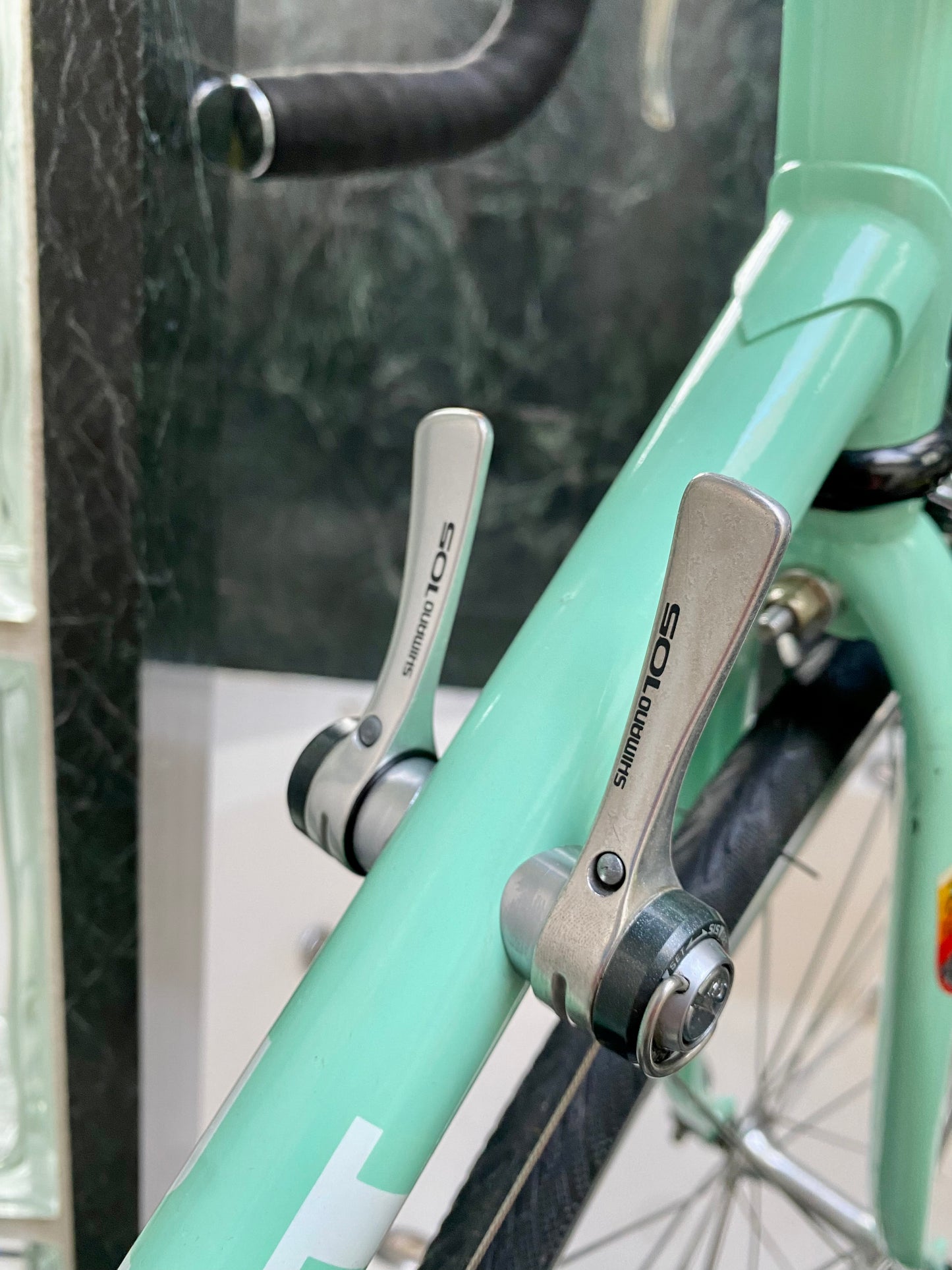 (SIZE 56cm) 1980's PEUGEOT ROAD BIKE - SHIMANO 105