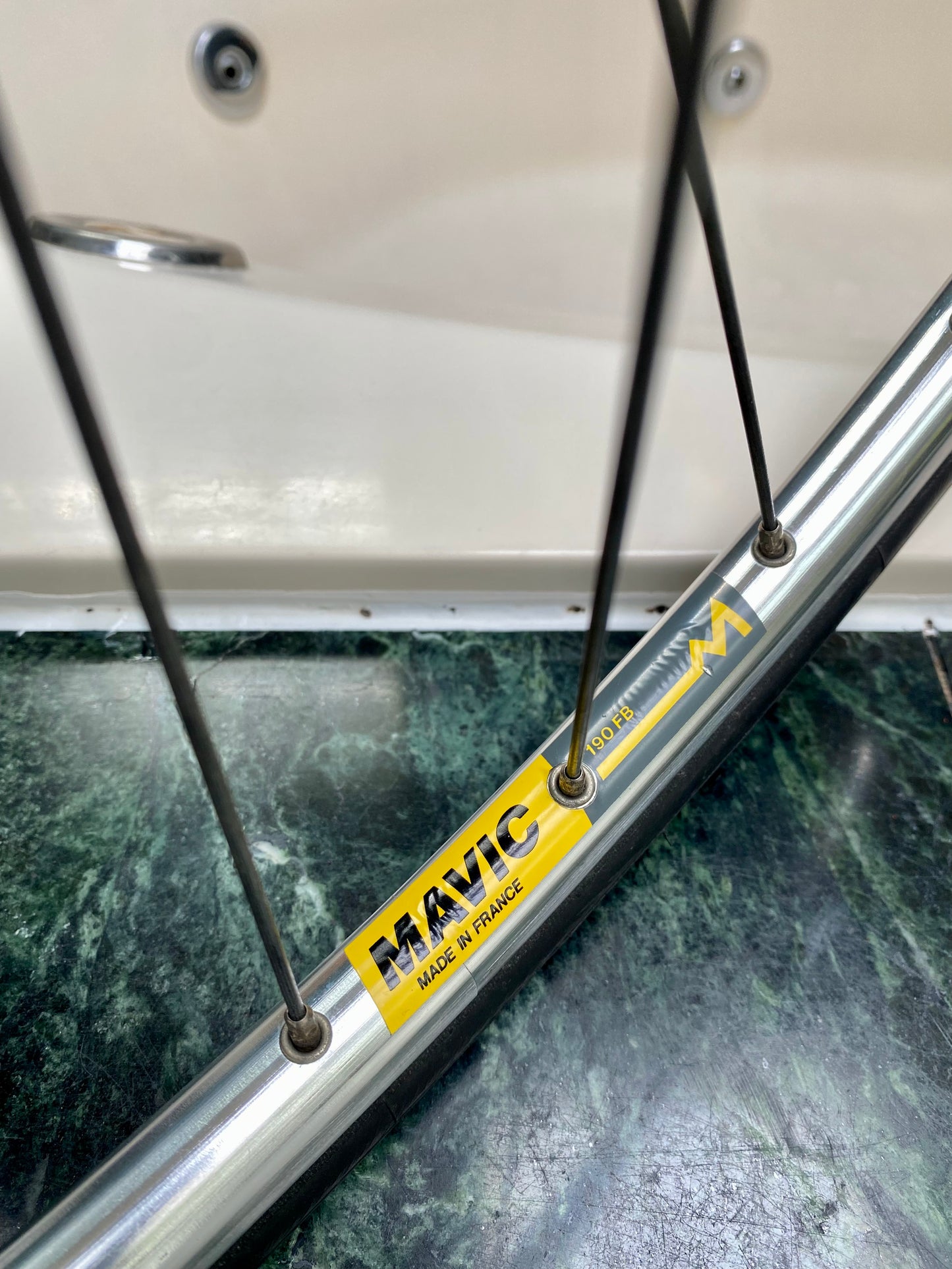 (SIZE 56cm) 1980's ZINI ROAD BIKE - SHIMANO 105 - REYNOLDS STEEL