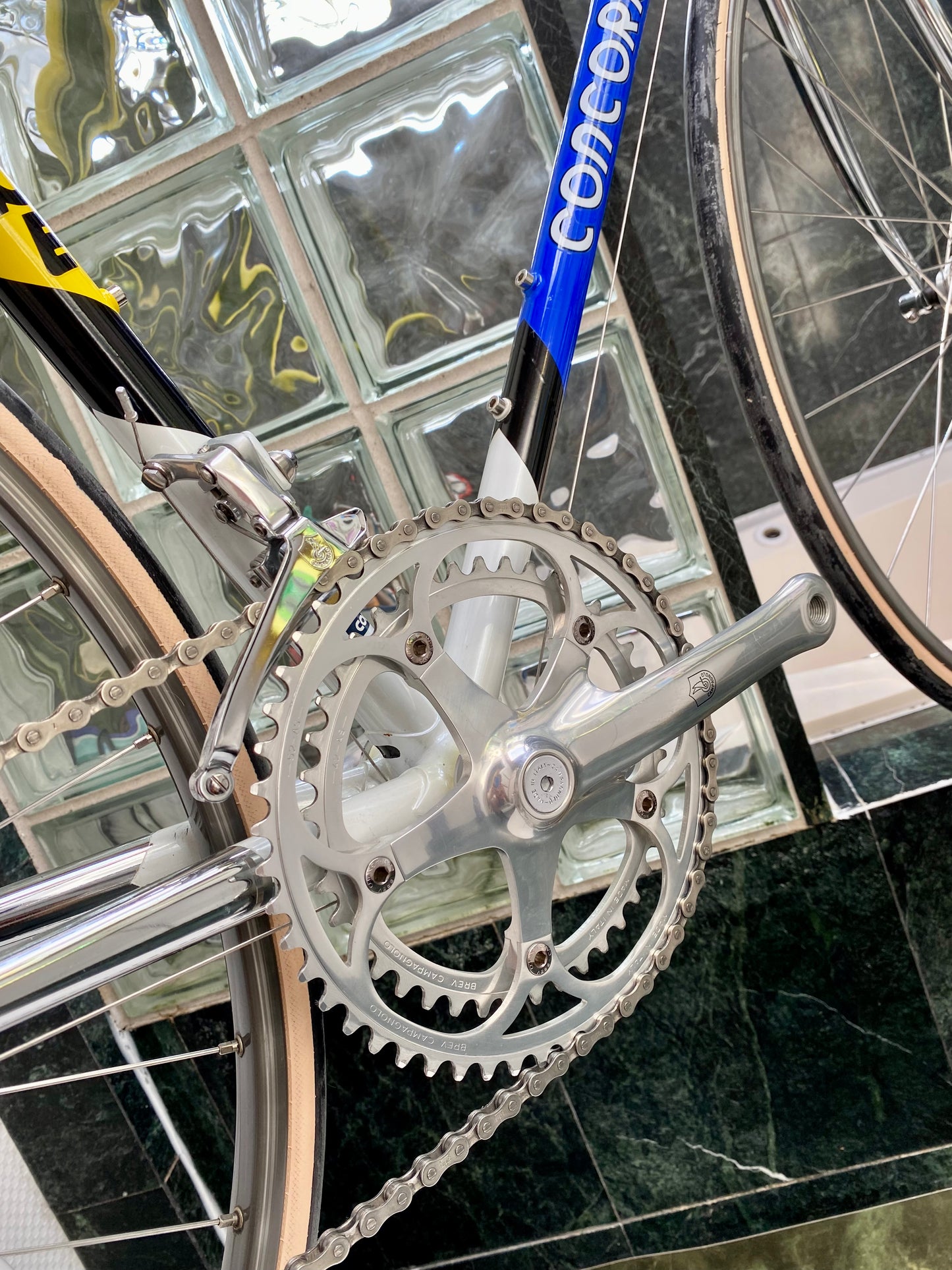 (SIZE 56cm) 1980's CONCORDE GAVINA ROAD BIKE - CAMPAGNOLO CHORUS - SPOTLESS