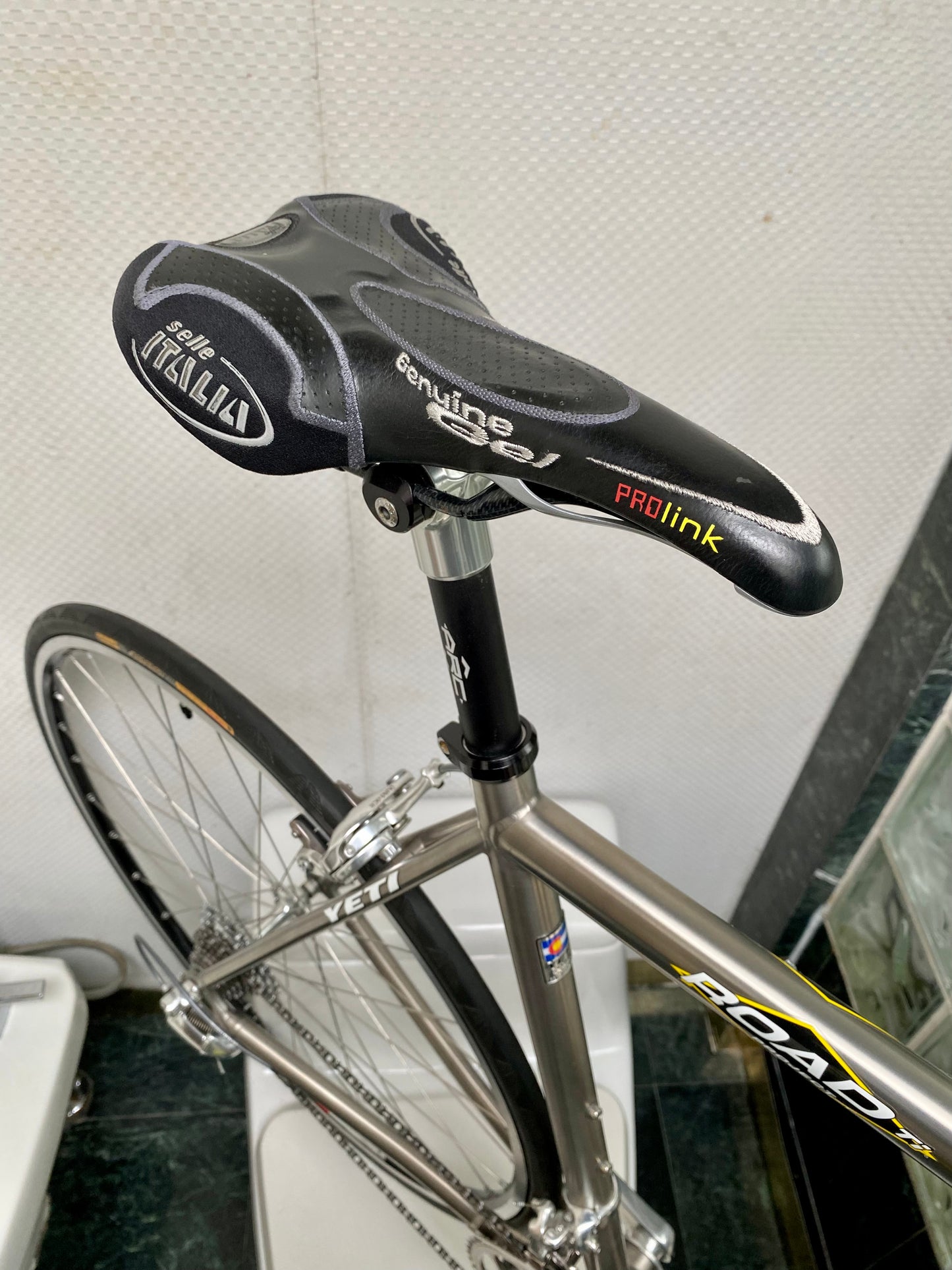 (SIZE 54cm) 2003 YETI ROAD PROJECT TITANIUM ROAD BIKE - SHIMANO DURA ACE - SPOTLESS !