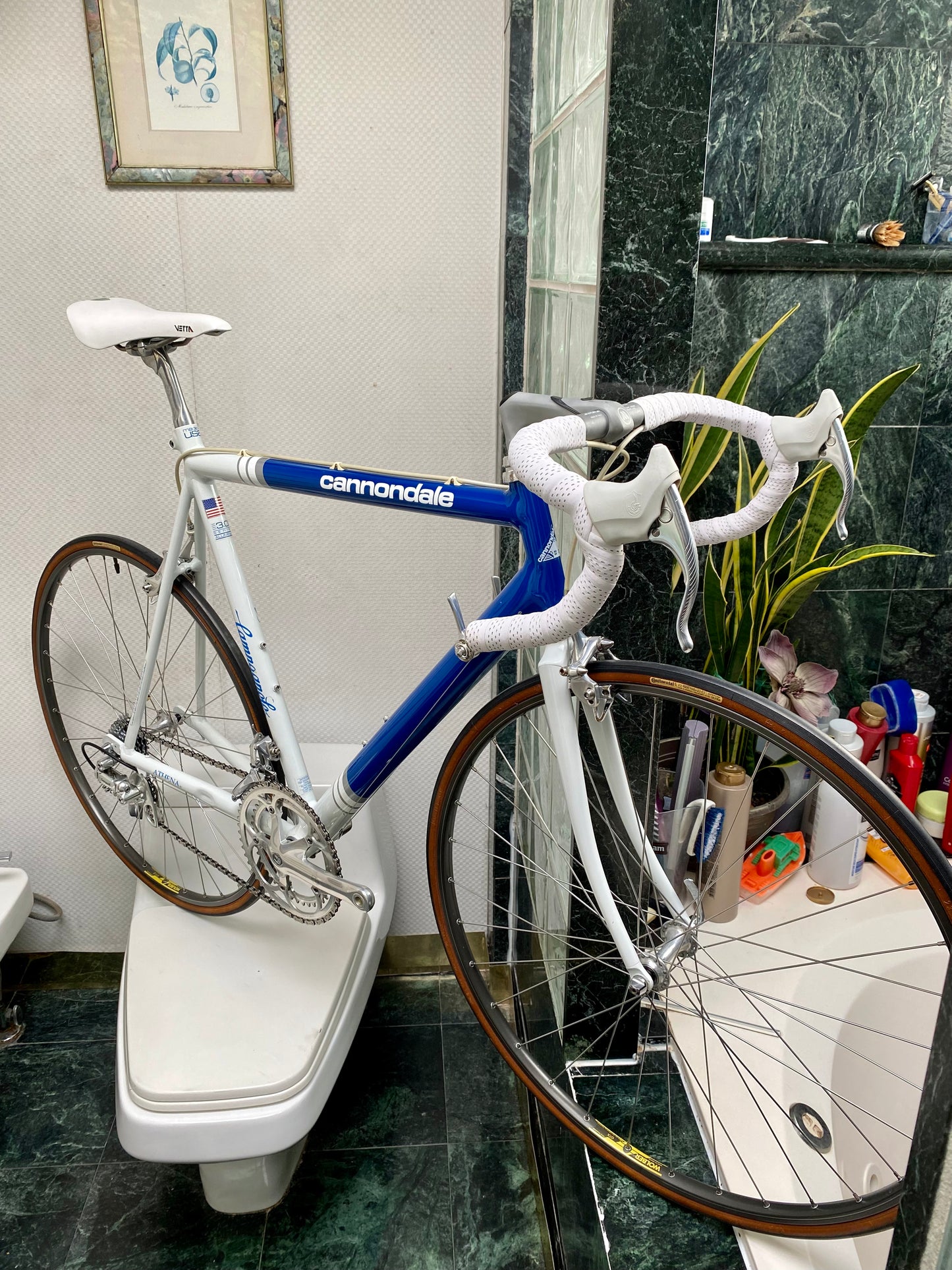 (SIZE 56cm) 1980's CANNONDALE "ATHENA" ROAD BIKE - CAMPAGNOLO ATHENA