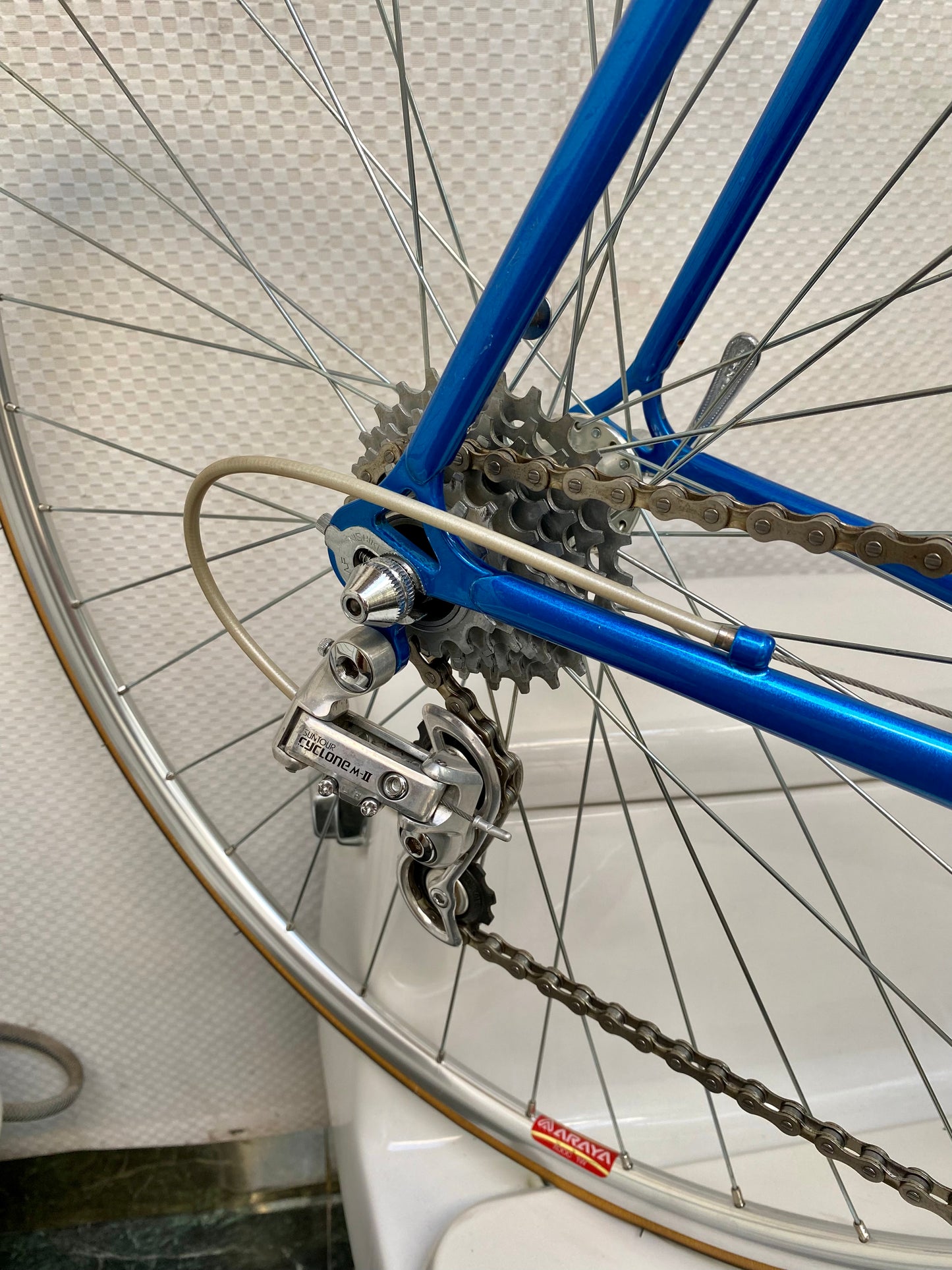 (SIZE 55cm) 1980's NISHIKI AERO II ROAD BIKE - SUPER NEAT - SPOTLESS