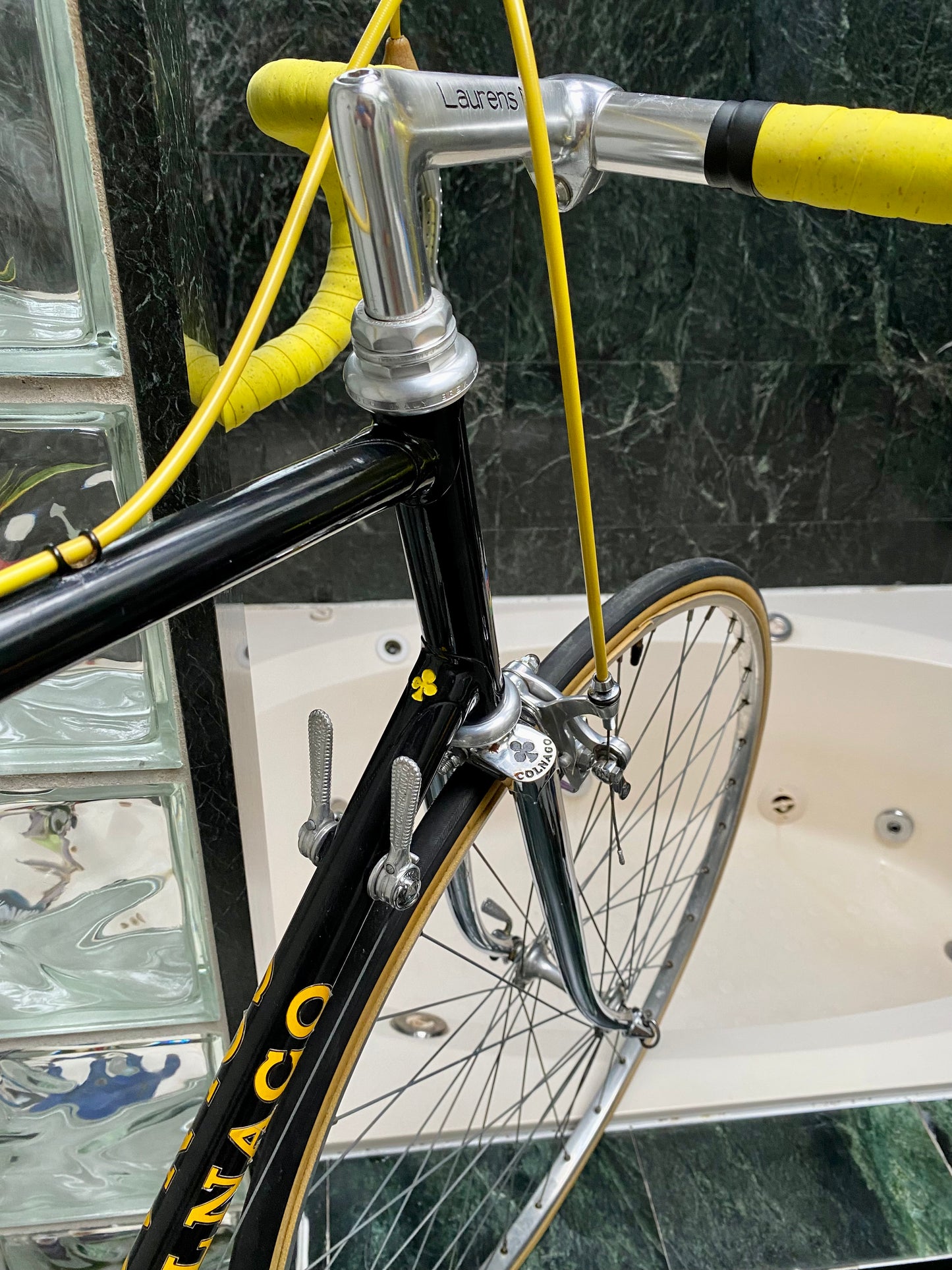 (SIZE 59cm) 1970's COLNAGO ROAD BIKE - CAMPAGNOLO - SENSATIONAL