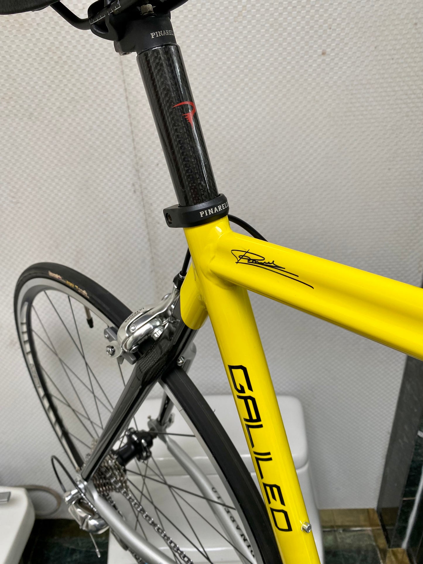 (SIZE 55cm) CLASSIC PINARELLO GALILEO ROAD BIKE - SHIMANO ULTEGRA - LIKE NEW