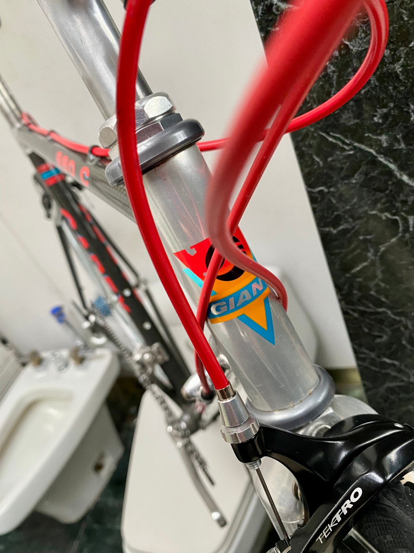 (SIZE 54cm) 1990's GIANT CARBON ROAD BIKE