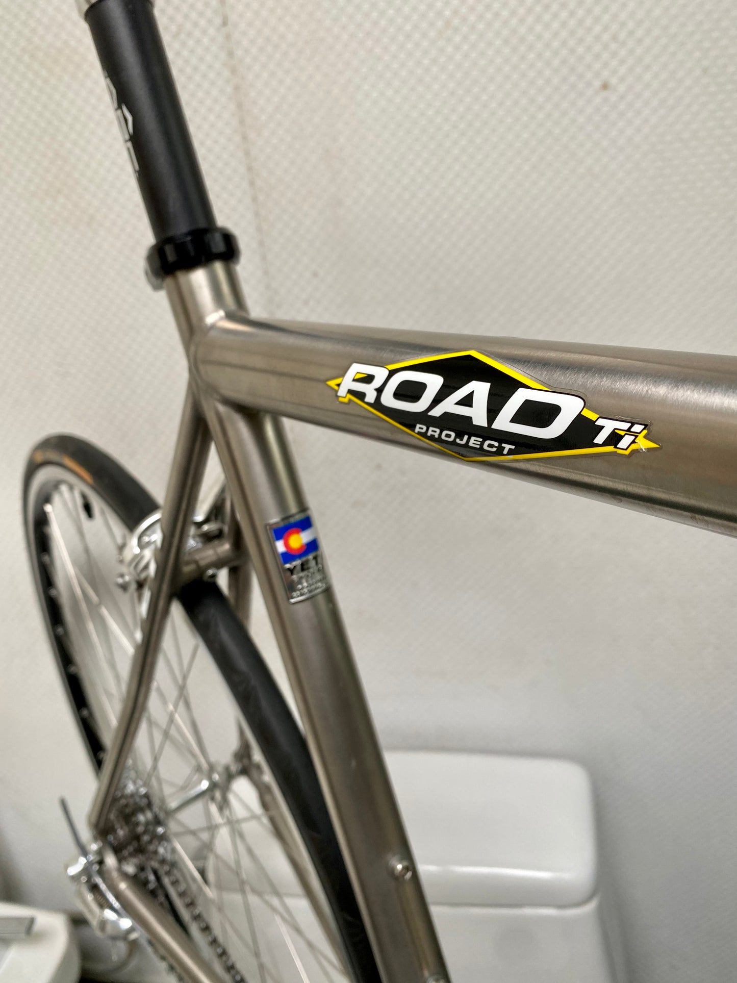 (SIZE 54cm) 2003 YETI ROAD PROJECT TITANIUM ROAD BIKE - SHIMANO DURA ACE - SPOTLESS !